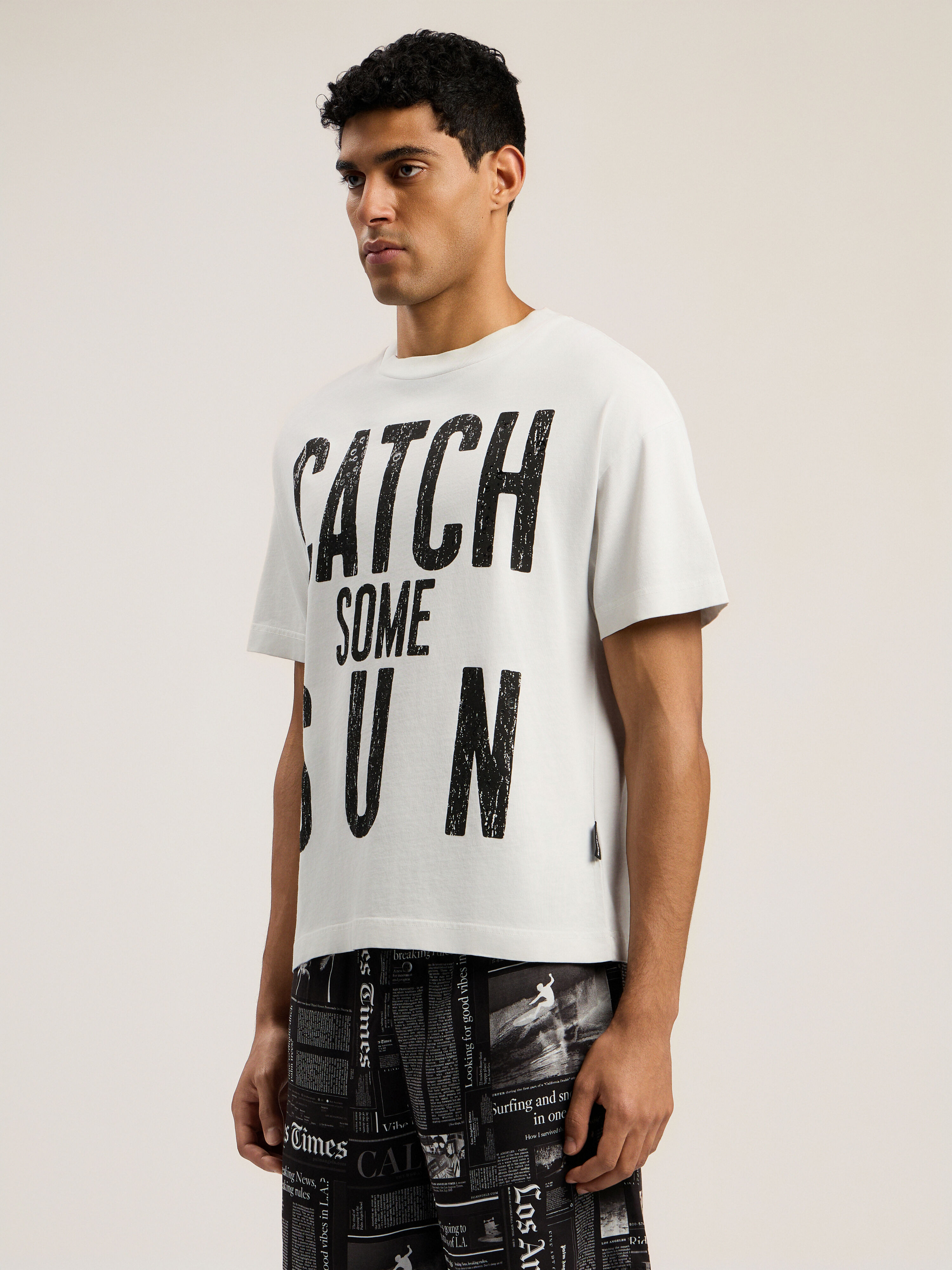 PALM ANGELS Catch Reg T-Shirt OFF WHITE - BLACK PMAA109F25JER002