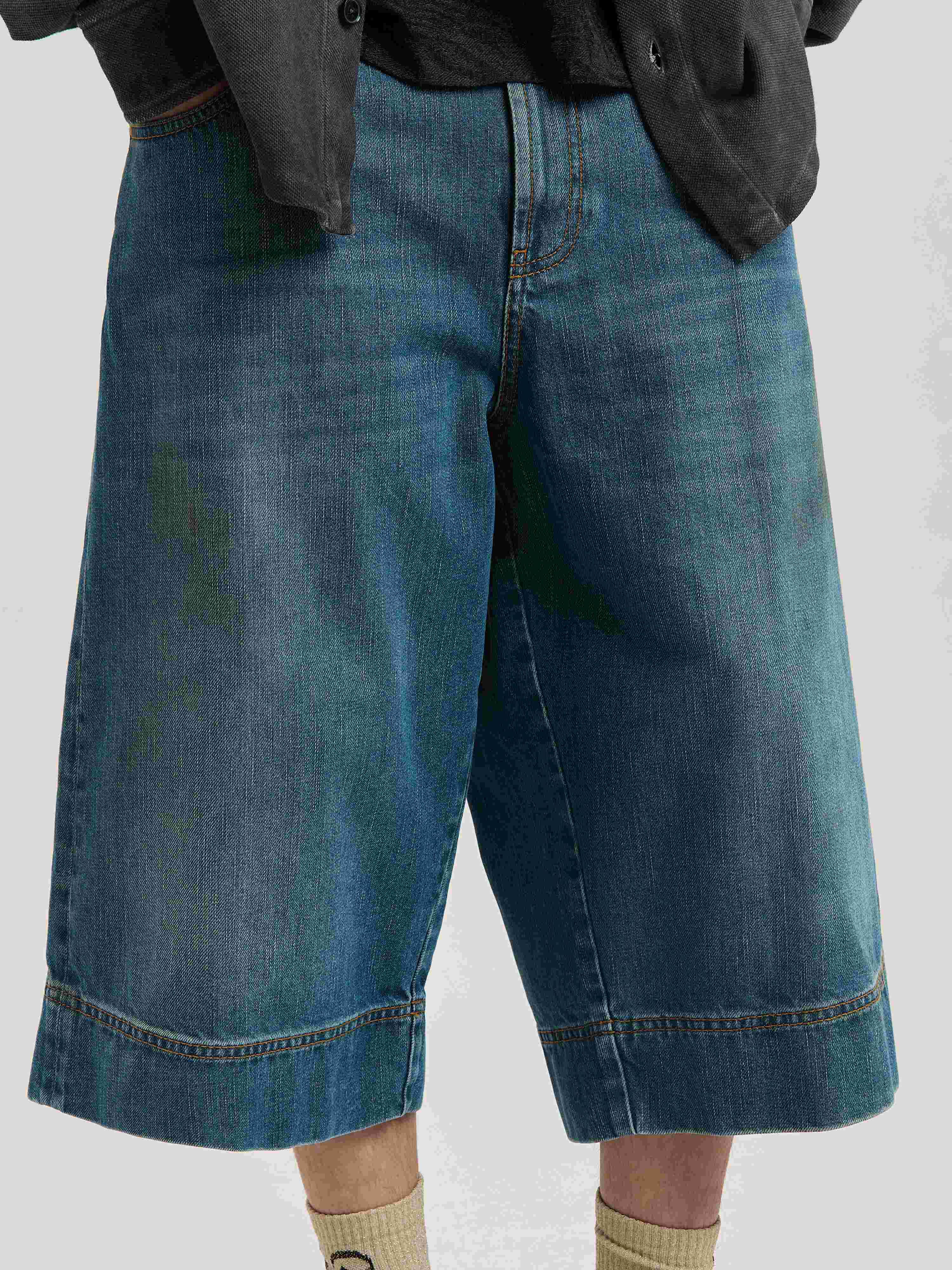 PALM ANGELS  Jeans-Bermuda mit geschwungenem Logo BLUE - GREEN PMYC007S25DEN001