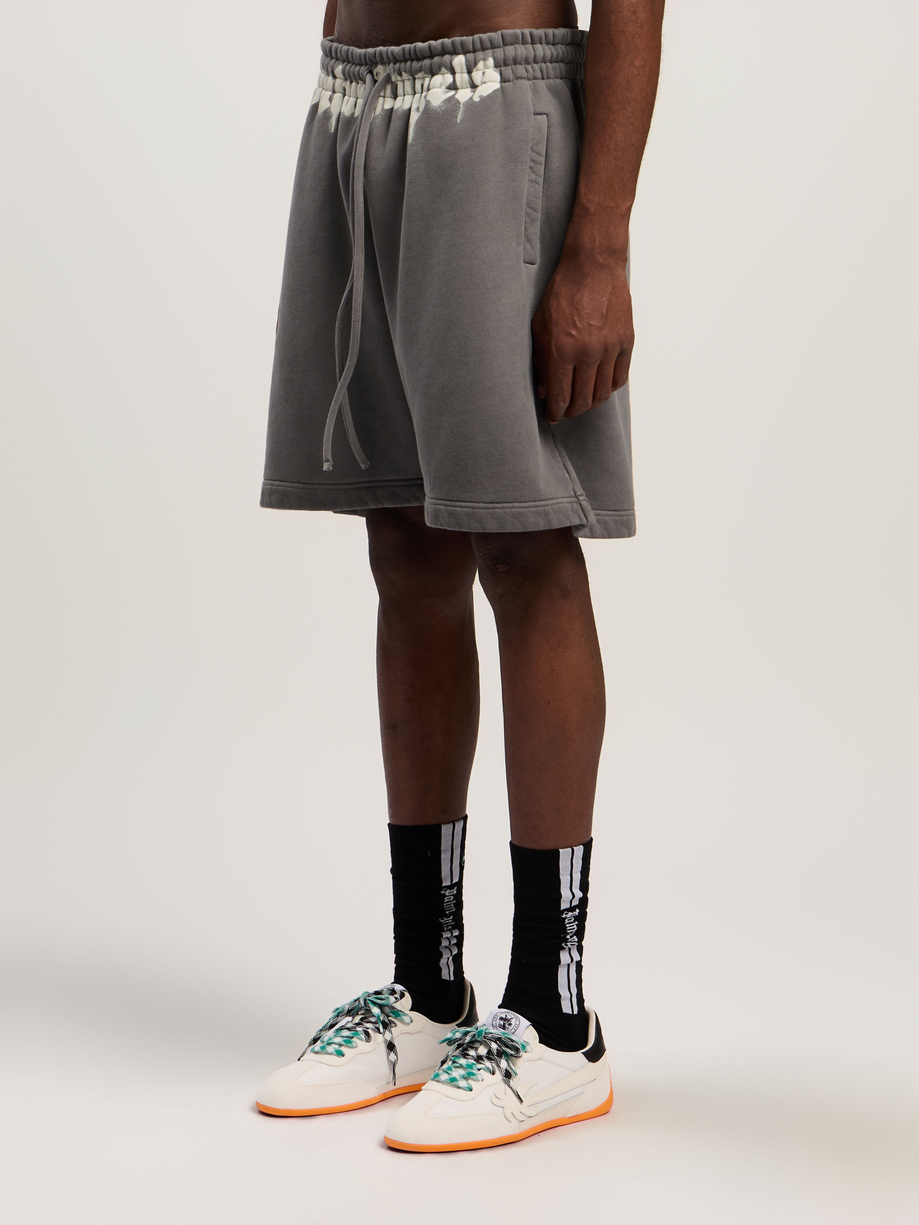 PALM ANGELS Waist Logo Sweatshort DARK GREY - OFF WHITE PMCI019F25FLE001