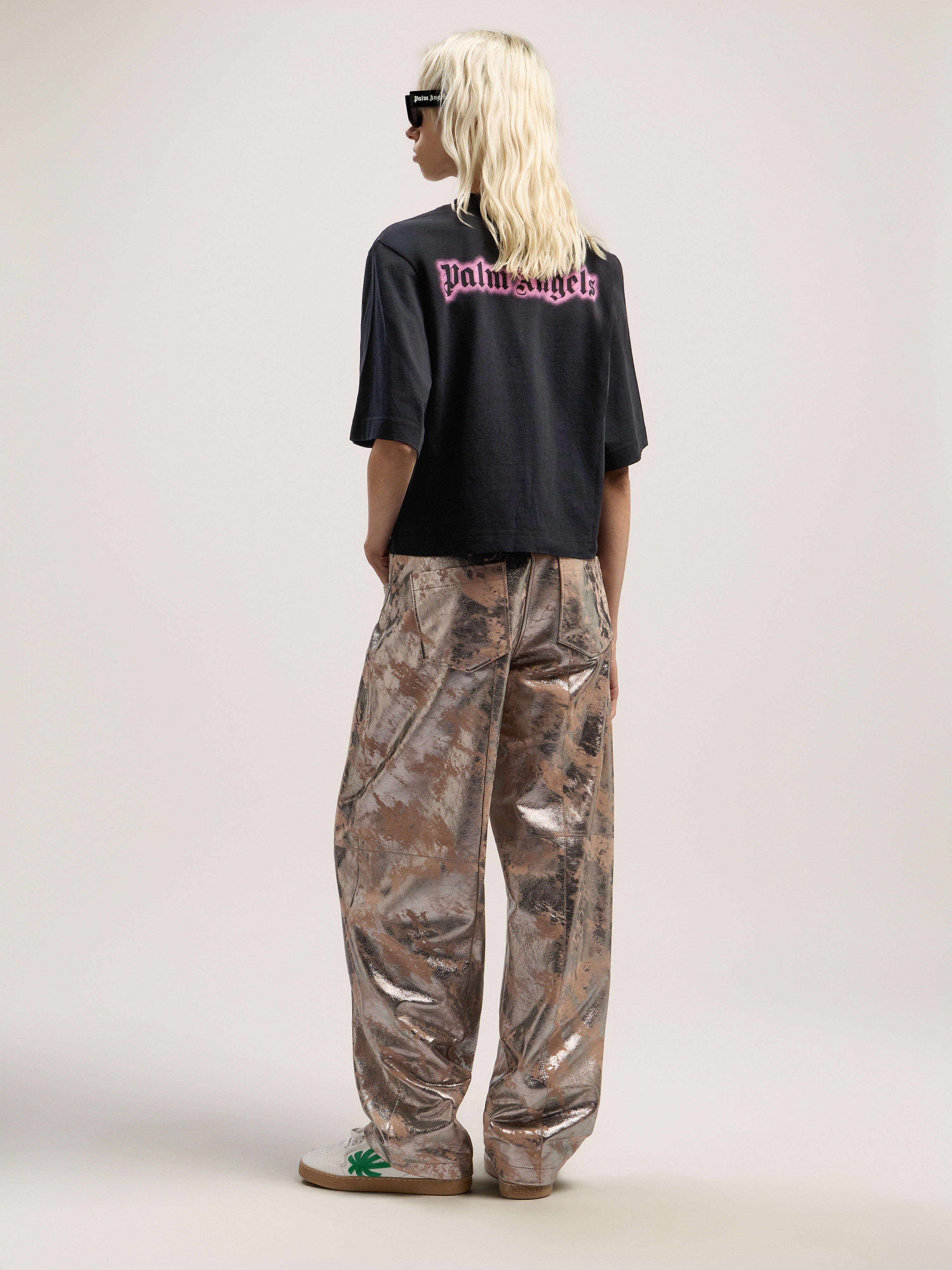 PALM ANGELS Classic Logo Cropped Tee BLACK - PINK PWAA079F25JER003