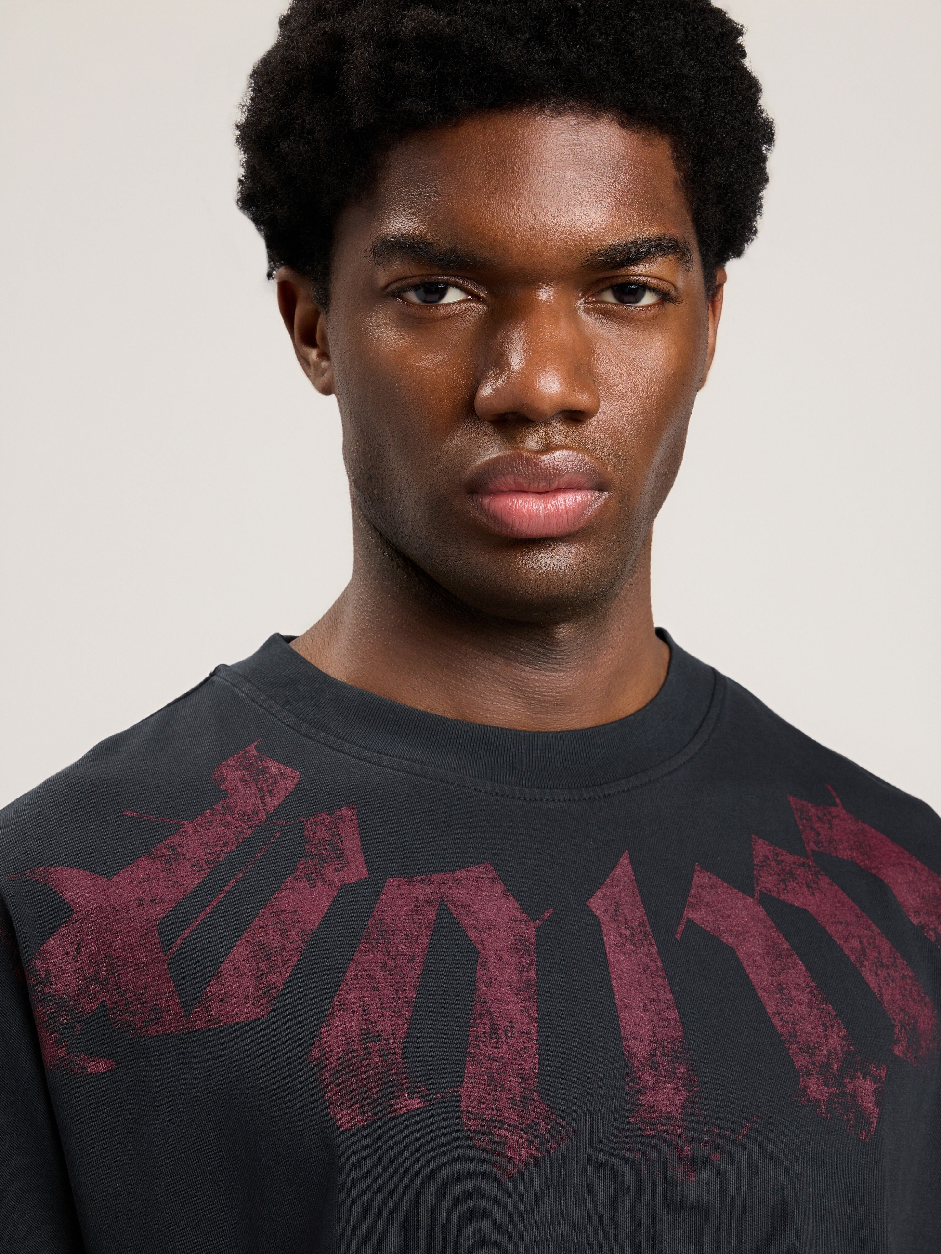 Big Neck Logo Loose T-Shirt in BLACK BURGUNDY for Men | Palm Angels®