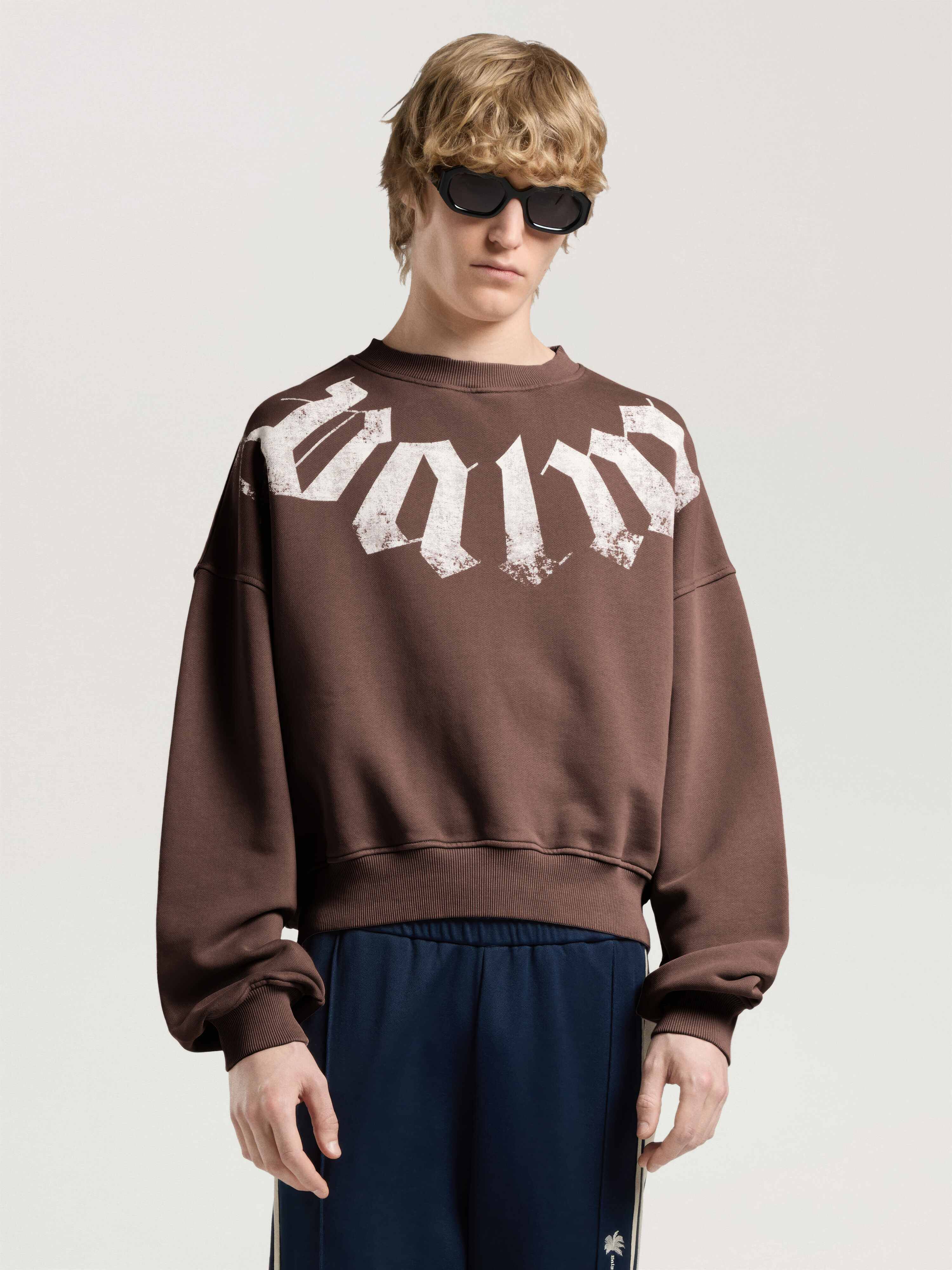Big Neck Logo Loose Sweatshirt PALM ANGELS Big Neck Logo Loose Sweatshirt BROWN - OFF WHITE PAMBA04F26FL01