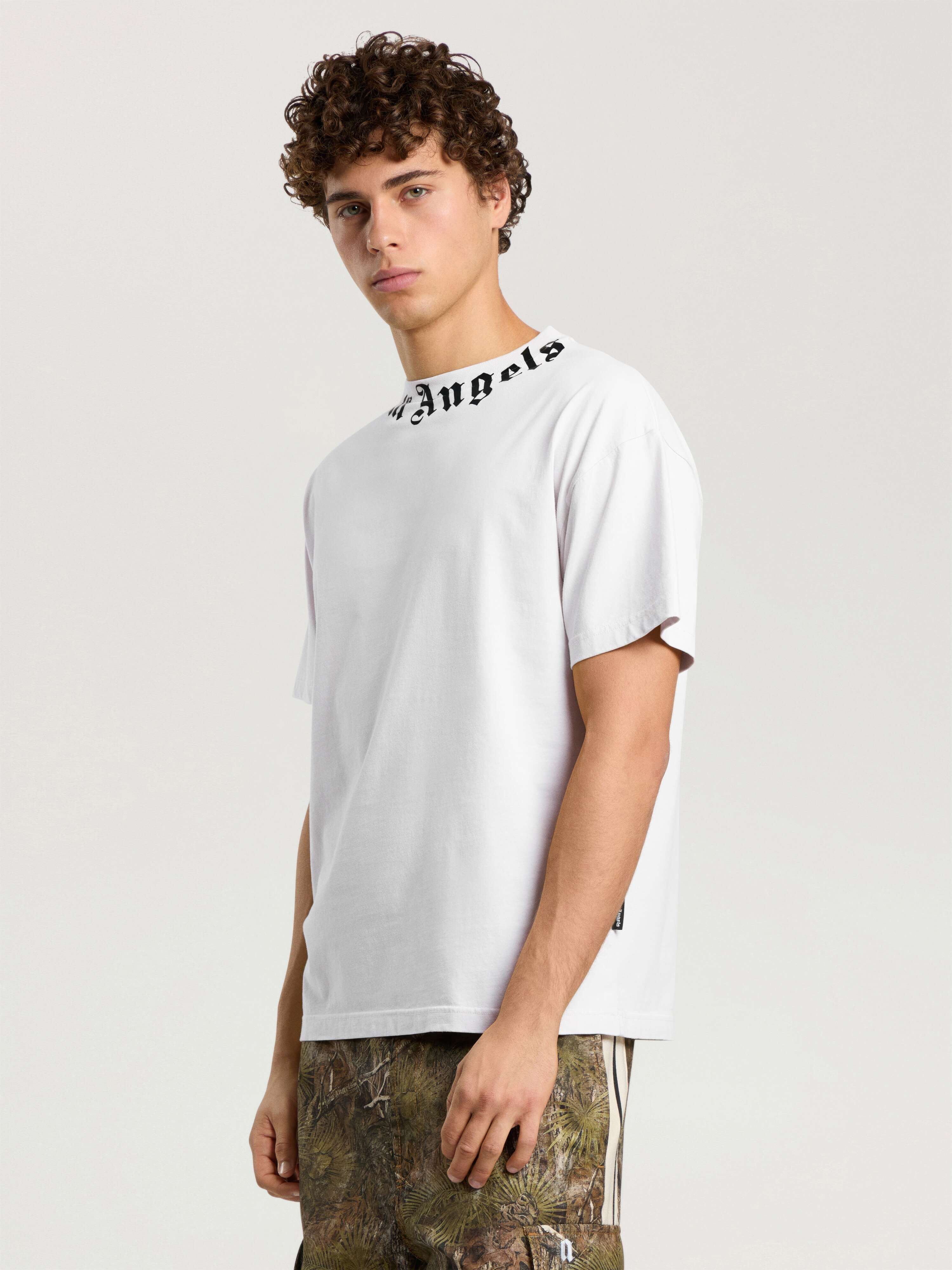 Neck Logo Regular T-Shirt PALM ANGELS Neck Logo Regular T-Shirt OFF WHITE - BLACK PAMAA01F26JR01