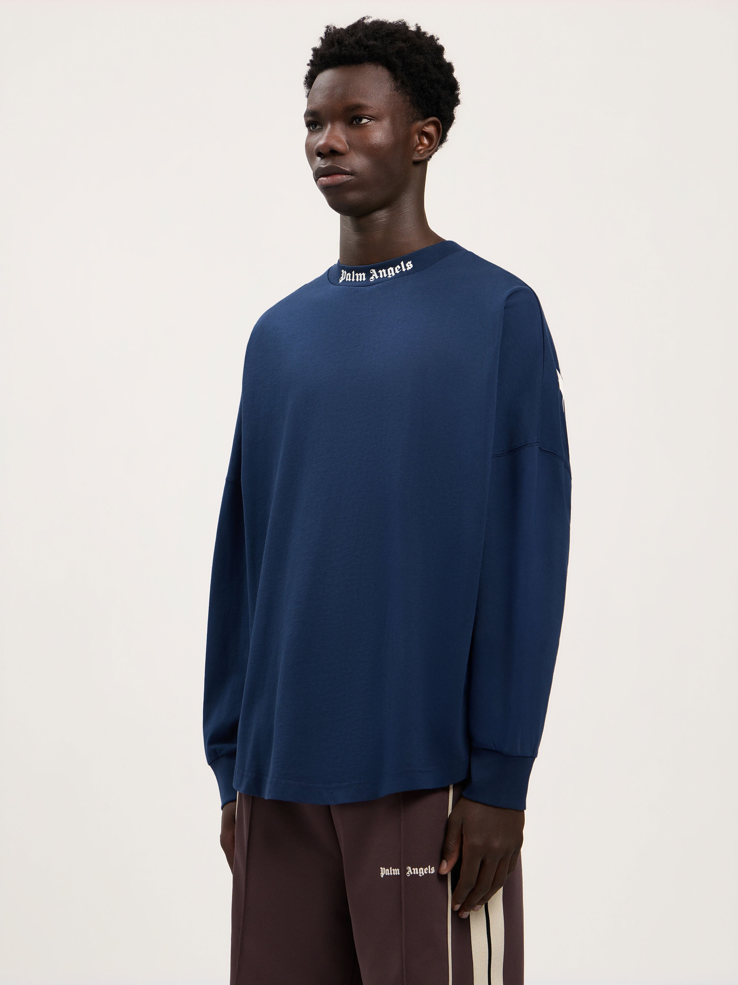 Classic Logo Long-Sleeved Over T-Shirt PALM ANGELS Classic Logo Long-Sleeved Over T-Shirt NAVY BLUE OFF WHITE PMAB059S26JER001