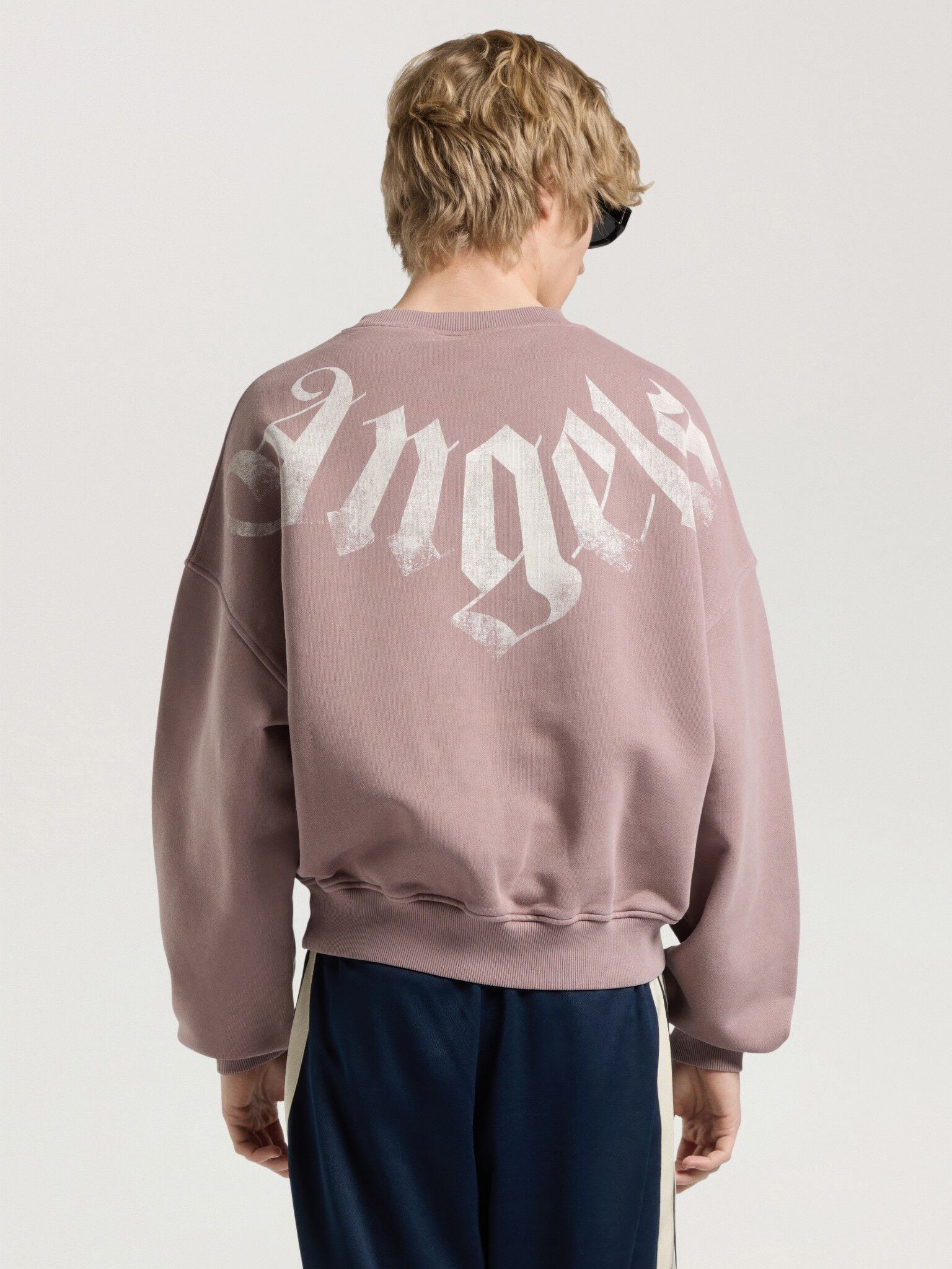 Big Neck Logo Loose Sweatshirt PALM ANGELS Big Neck Logo Loose Sweatshirt MAUVE - OFF WHITE PAMBA04F26FL01
