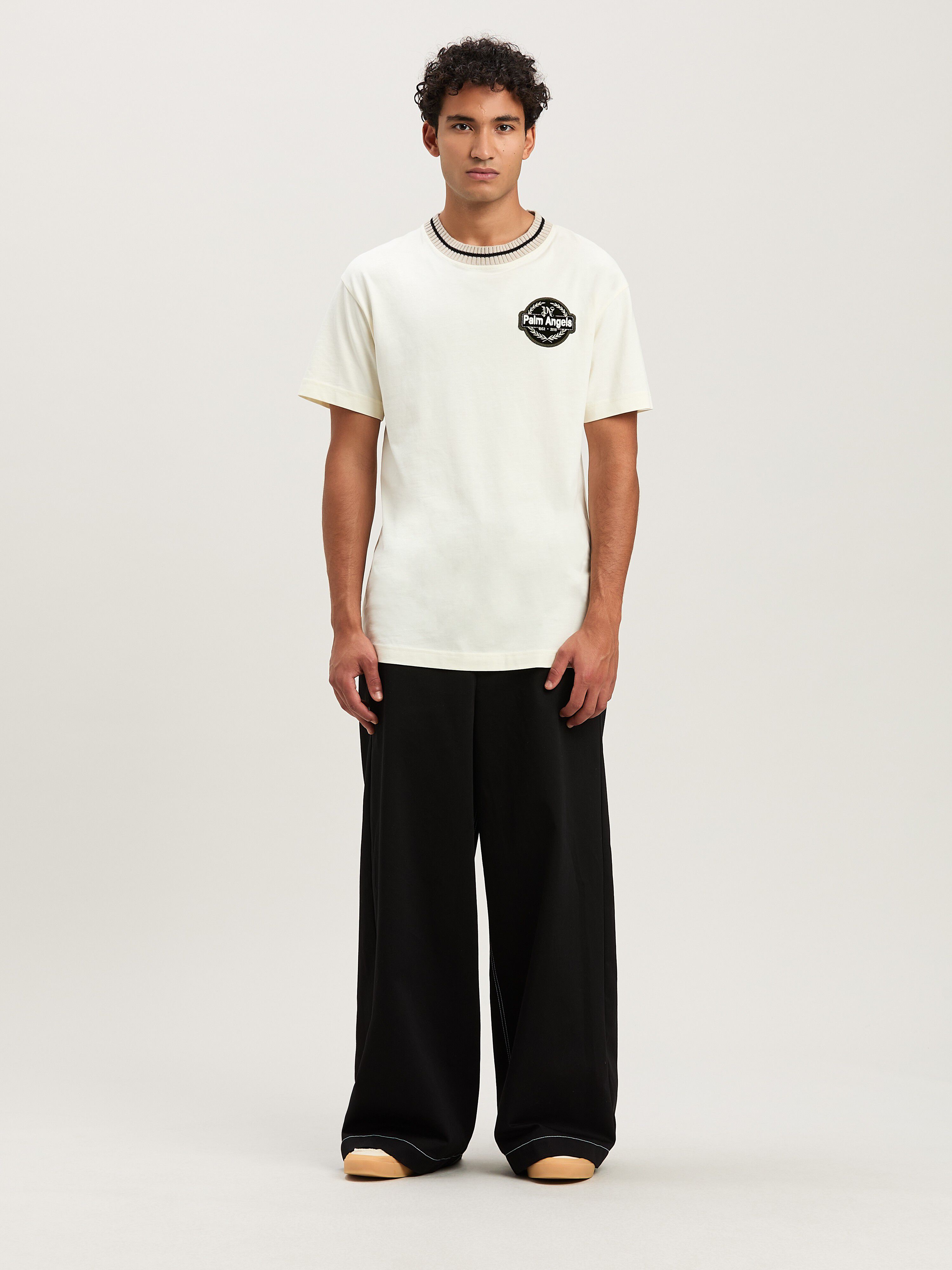 PALM ANGELS  T-Shirt mit Patch Moncler x Palm Angels WHITE - BLACK PMAA106T25JER001