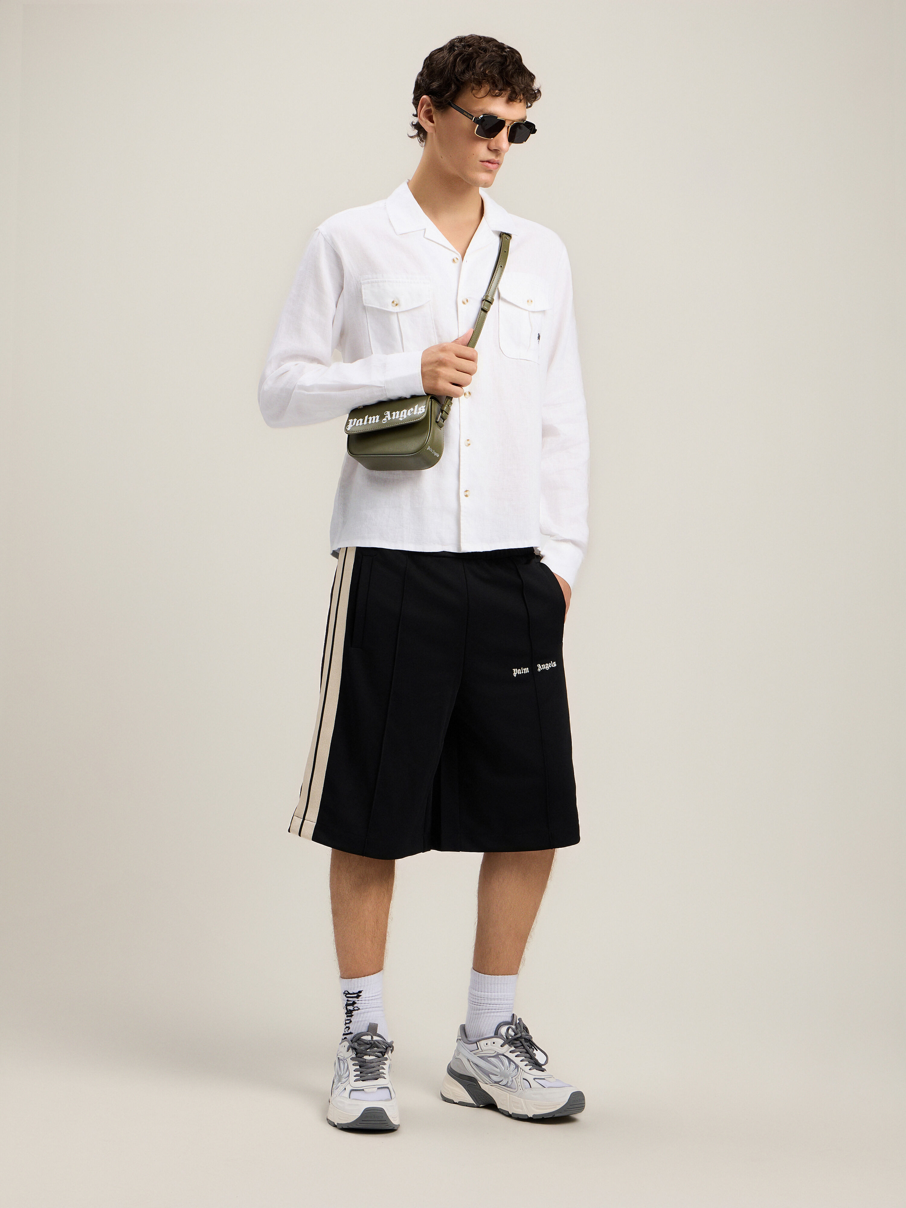 Classic Logo Track Shorts in BLACK OFF WHITE da Uomo | Palm Angels®
