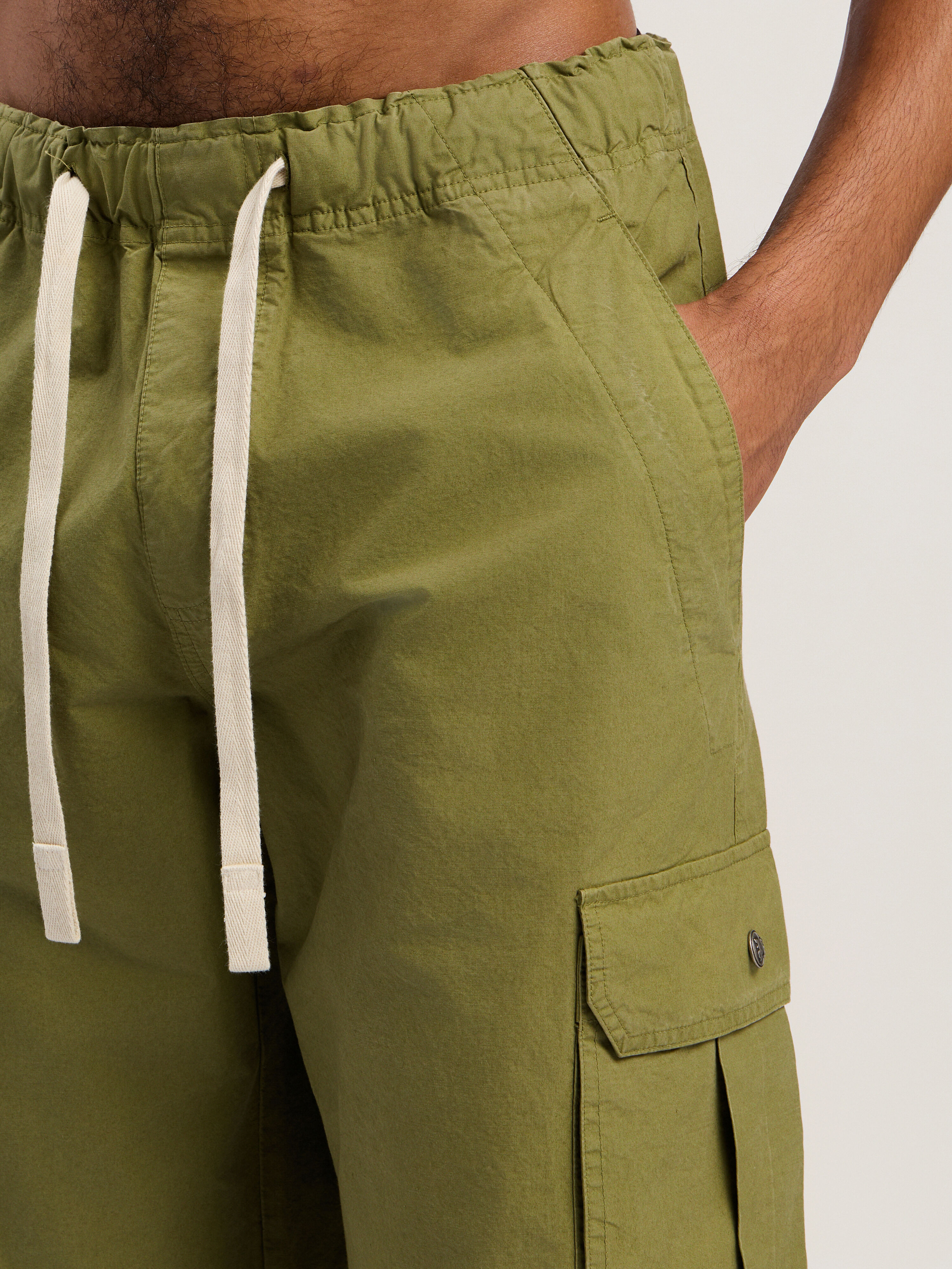 PALM ANGELS Curved Logo Cargo Pants ARMY GREEN - DARK GREEN PMCF037F25FAB001