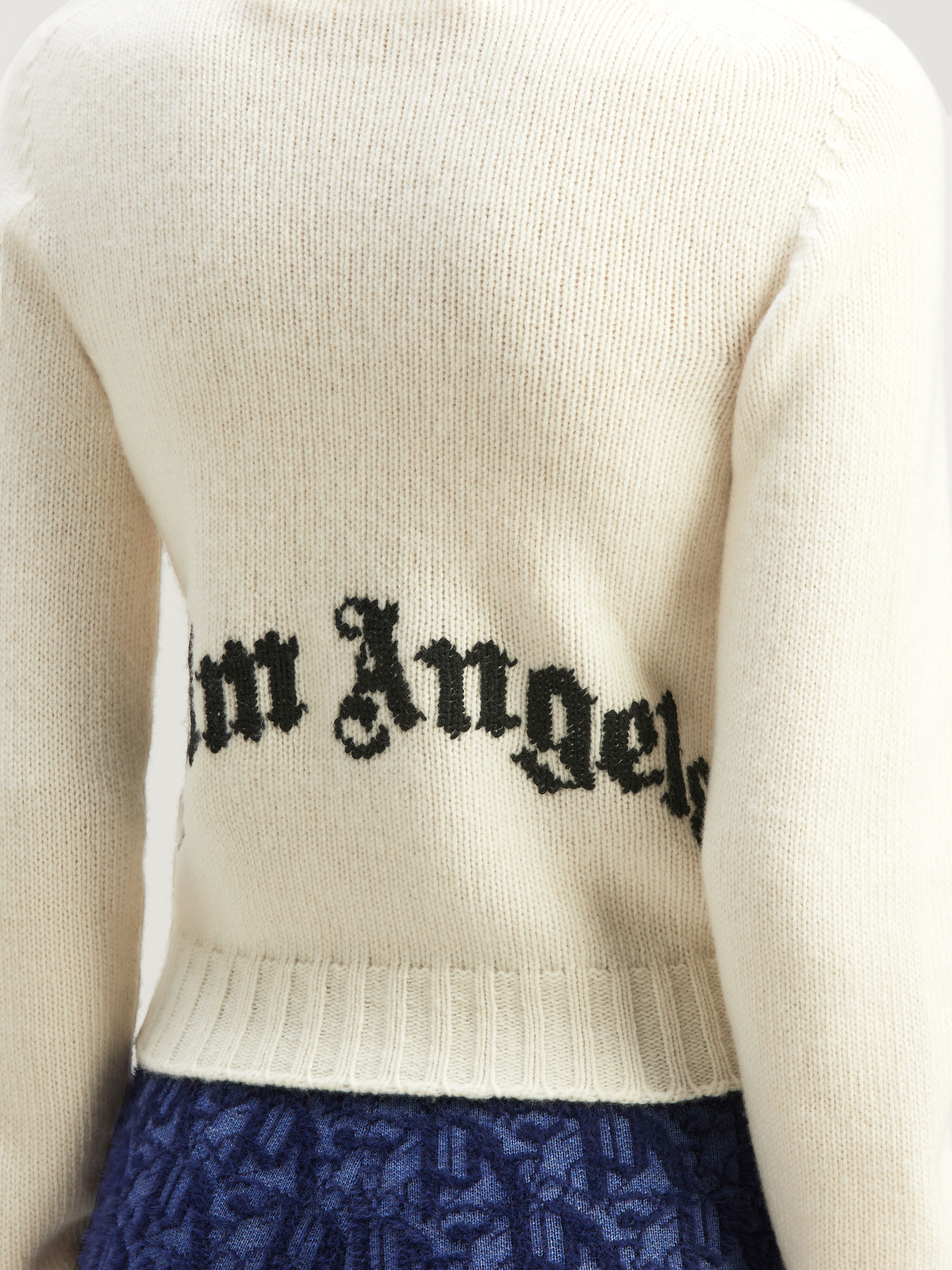 PALM ANGELS Curved Logo Sweater OFF WHITE BLACK PWHE051C99KNI001