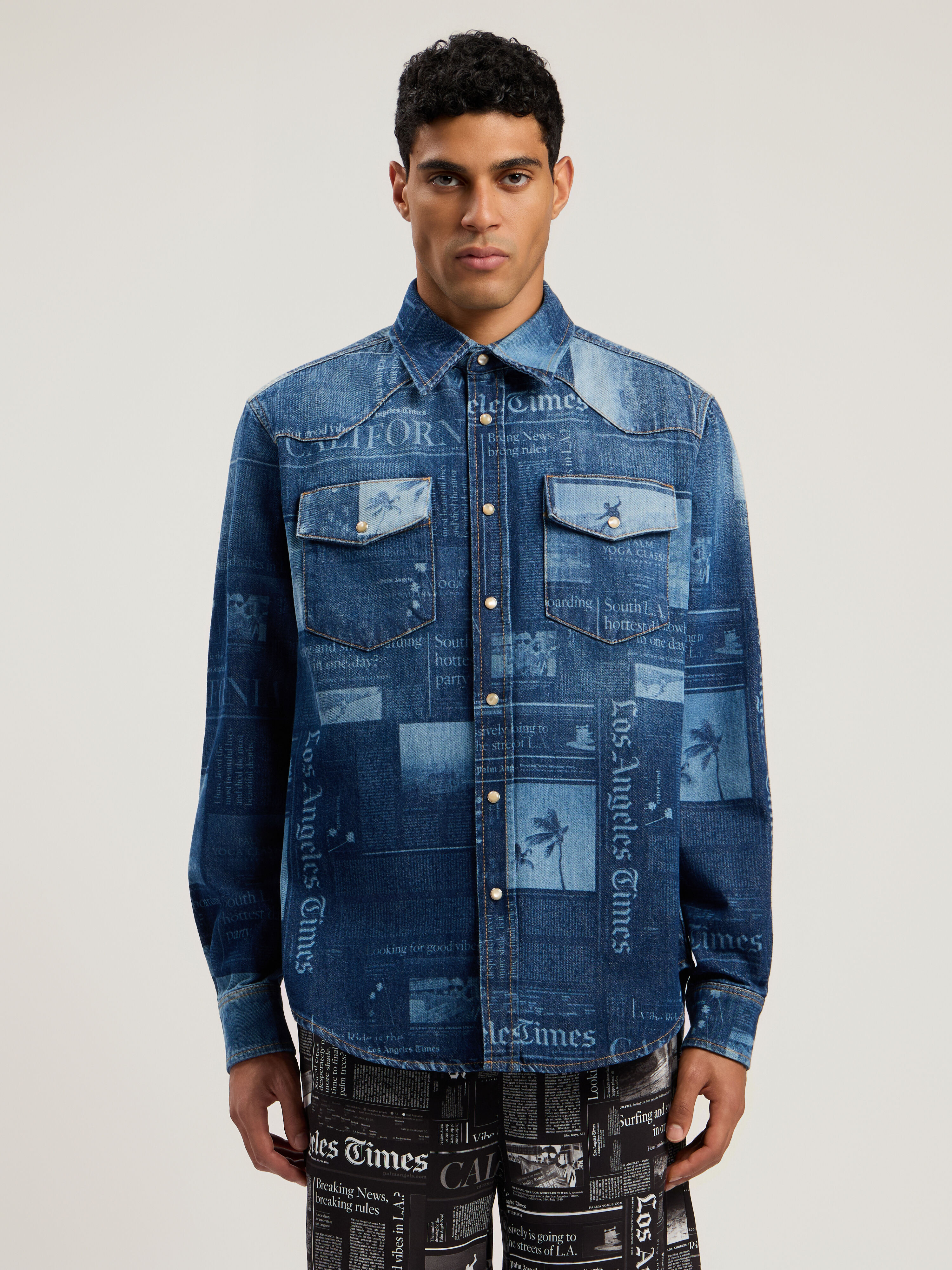 PALM ANGELS News Print Denim Shirt MEDIUM BLUE - DUSTY BLUE PMYD019F25DEN001