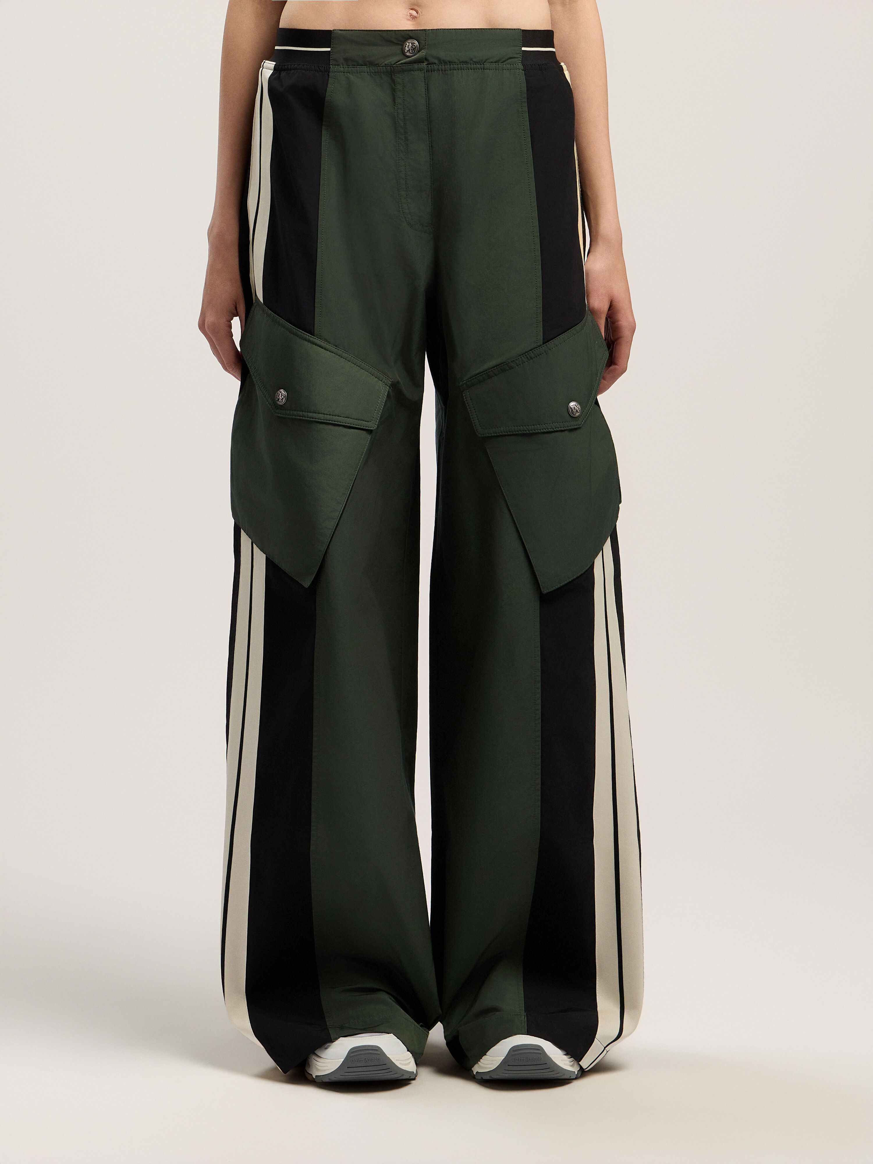 PALM ANGELS Colorblock Cargo Pants FOREST GREEN - BLACK PWCF019F25FAB001