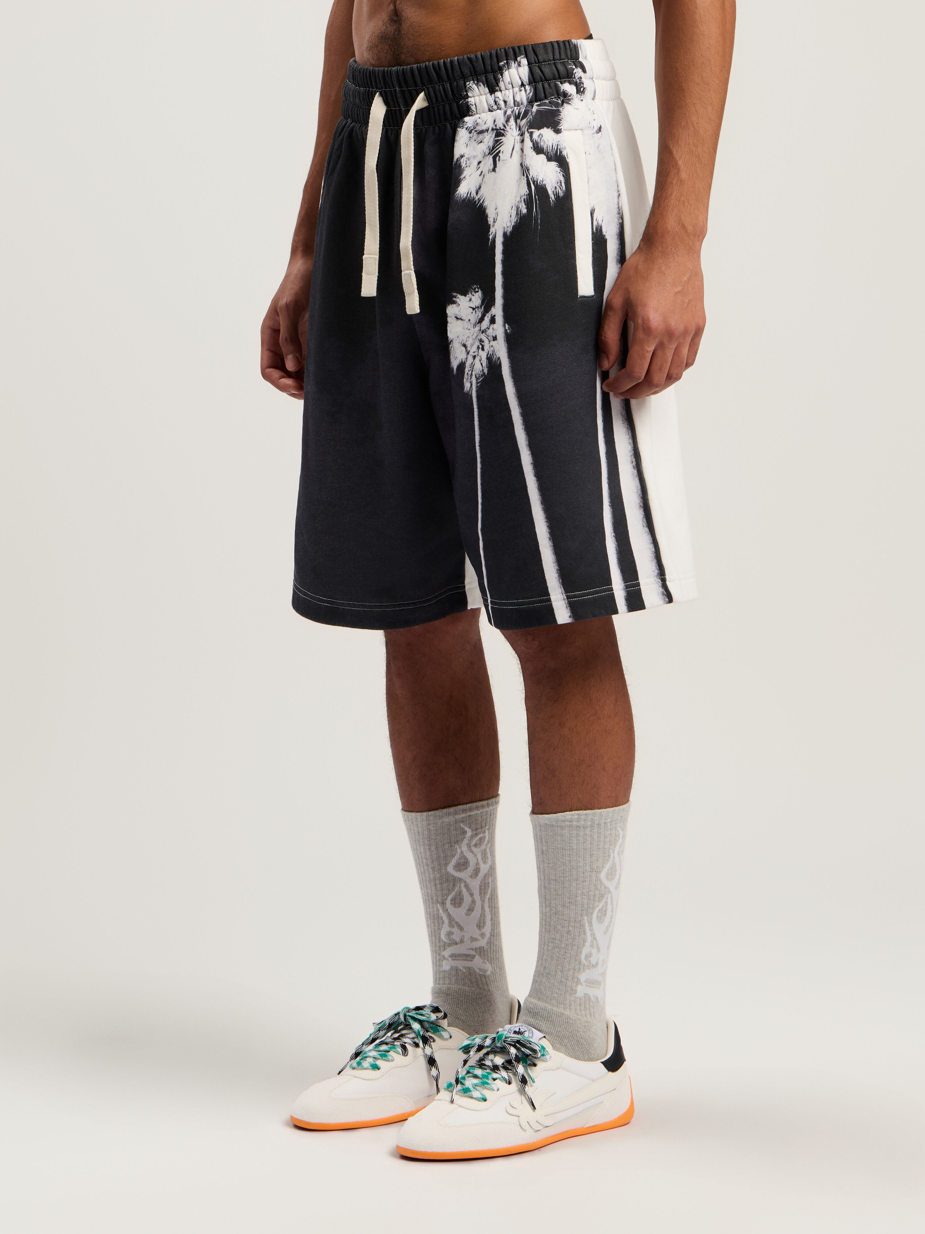 PALM ANGELS Decoding Palm Culture Sweatshort OFF WHITE - BLACK PMCI019F25FLE002