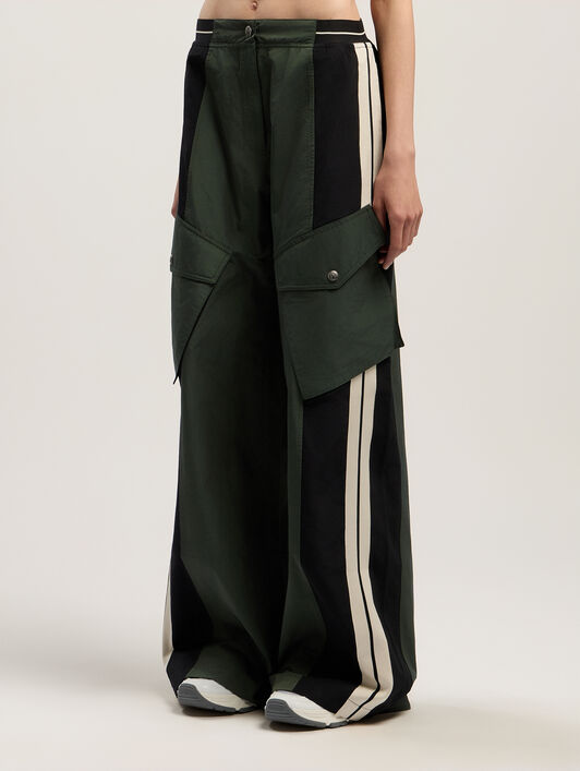 PALM ANGELS Colorblock Cargo Pants FOREST GREEN - BLACK PWCF019F25FAB001