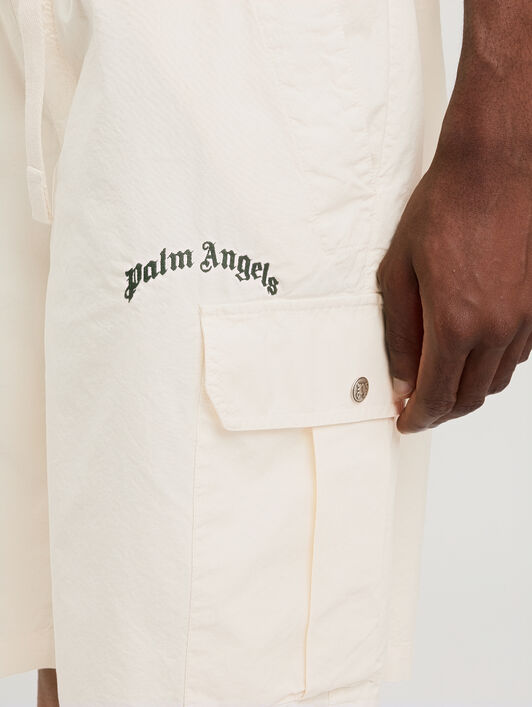 PALM ANGELS Curved Logo Loose Cargo Shorts OFF WHITE BLACK PMCS012S26FAB002