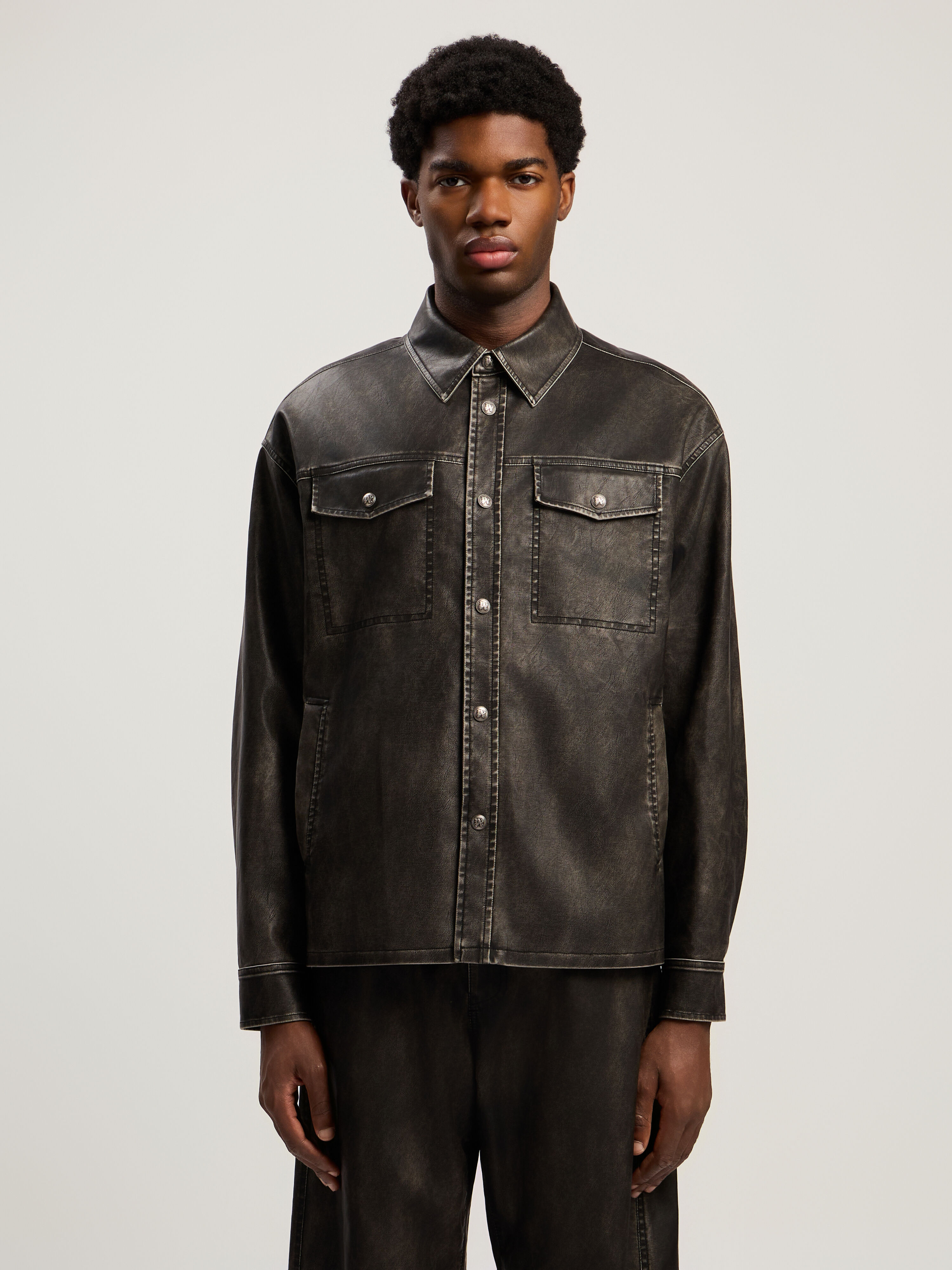 PALM ANGELS Curved Logo Coated Overshirt DARK GREY - BLACK PMJE015F25FAB001