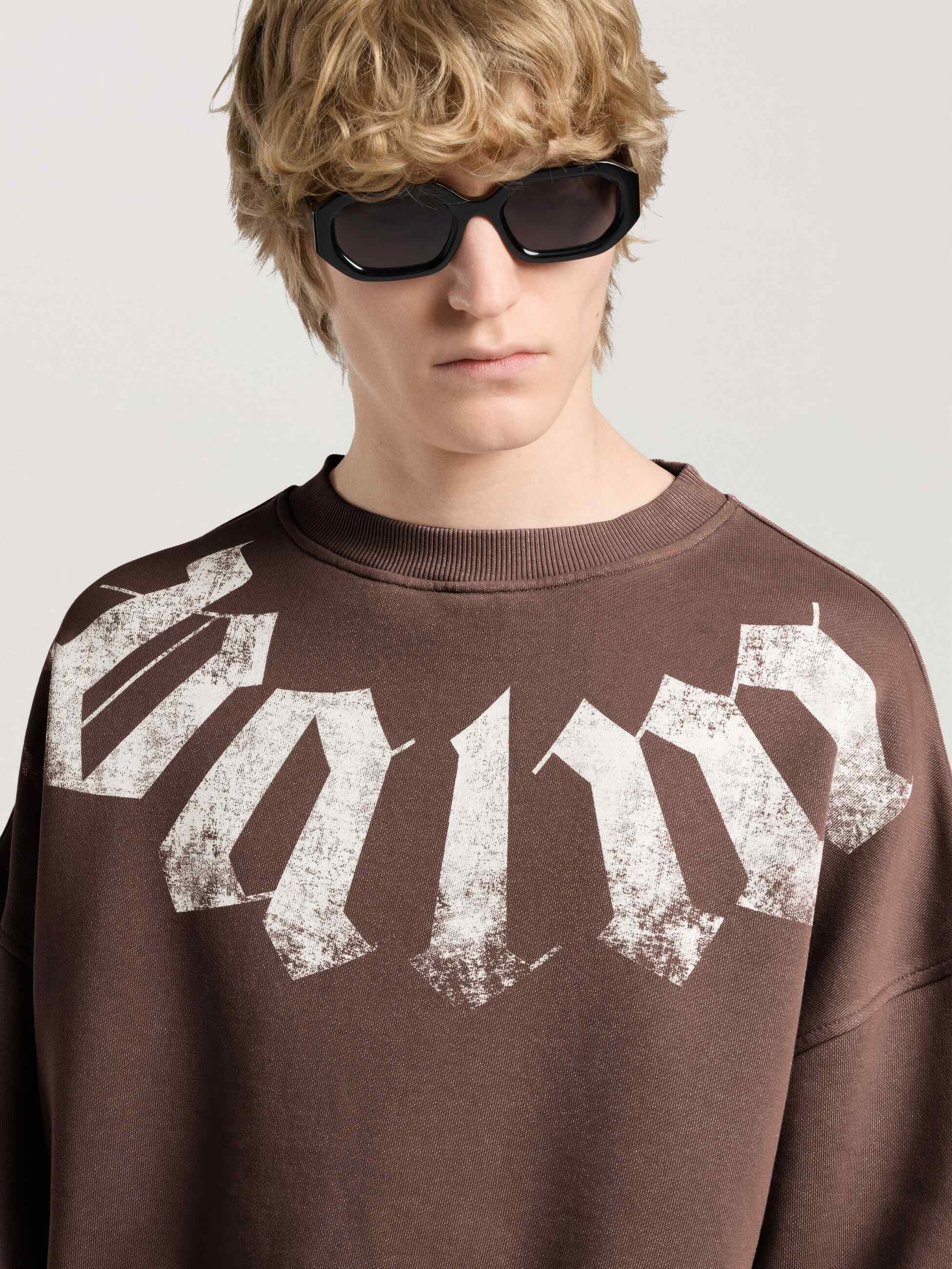 Big Neck Logo Loose Sweatshirt PALM ANGELS Big Neck Logo Loose Sweatshirt BROWN - OFF WHITE PAMBA04F26FL01
