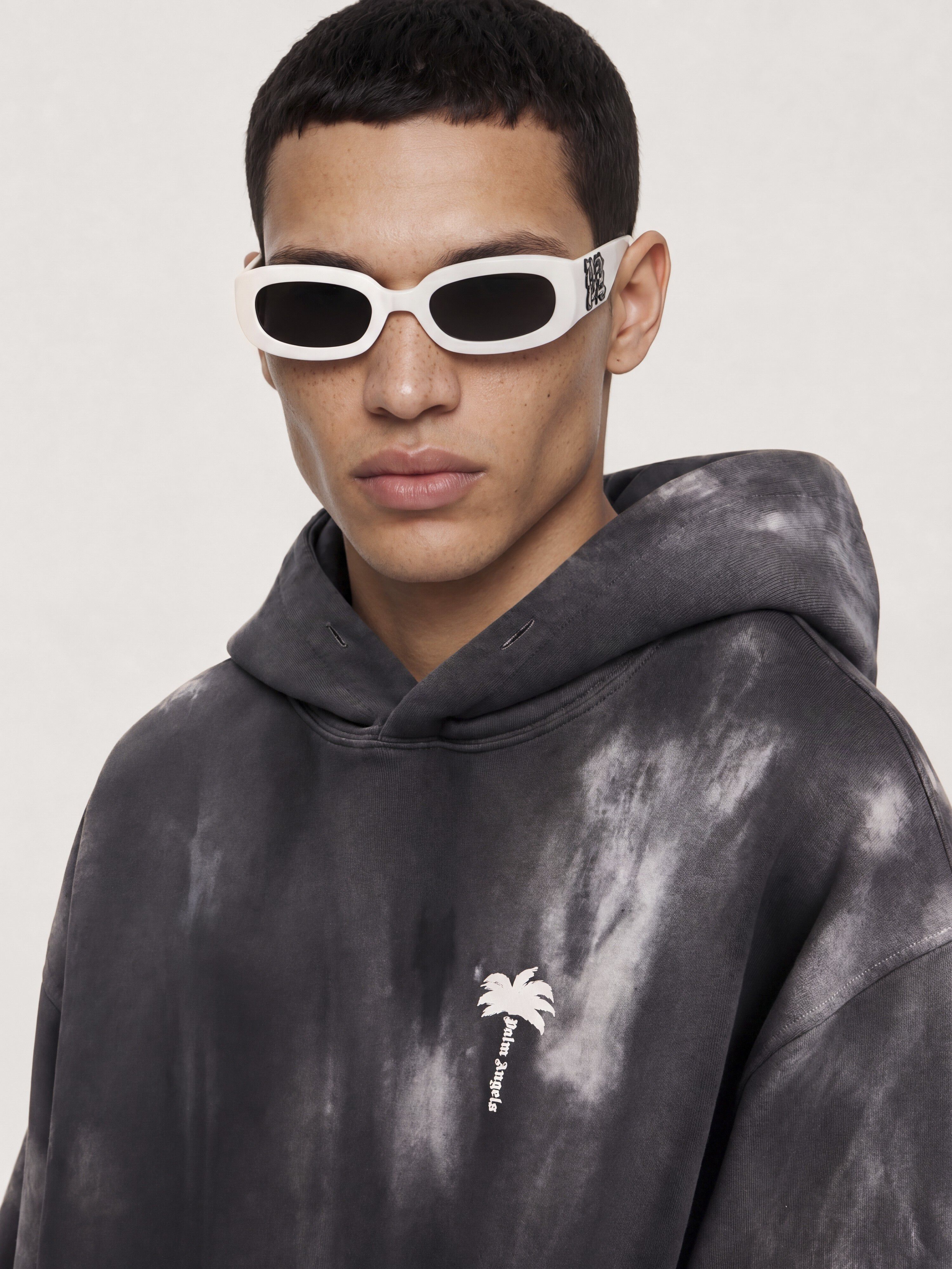 Palm Angels x Hï Ibiza Tie-dye Hoodie PALM ANGELS Palm Angels x Hï Ibiza Tie-dye Hoodie MEDIUM GREY - OFF WHITE PAMBB003FL001
