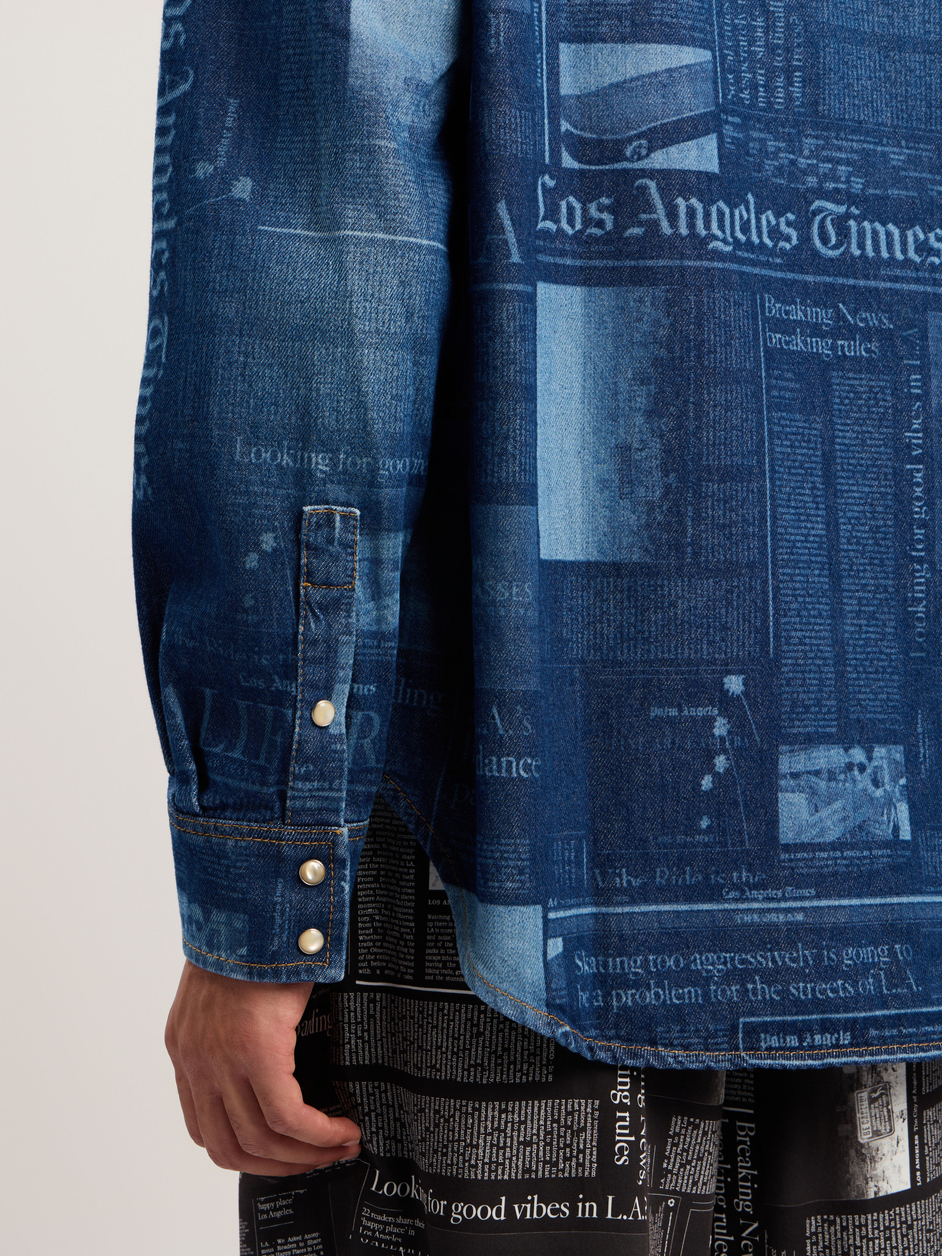 PALM ANGELS News Print Denim Shirt MEDIUM BLUE - DUSTY BLUE PMYD019F25DEN001