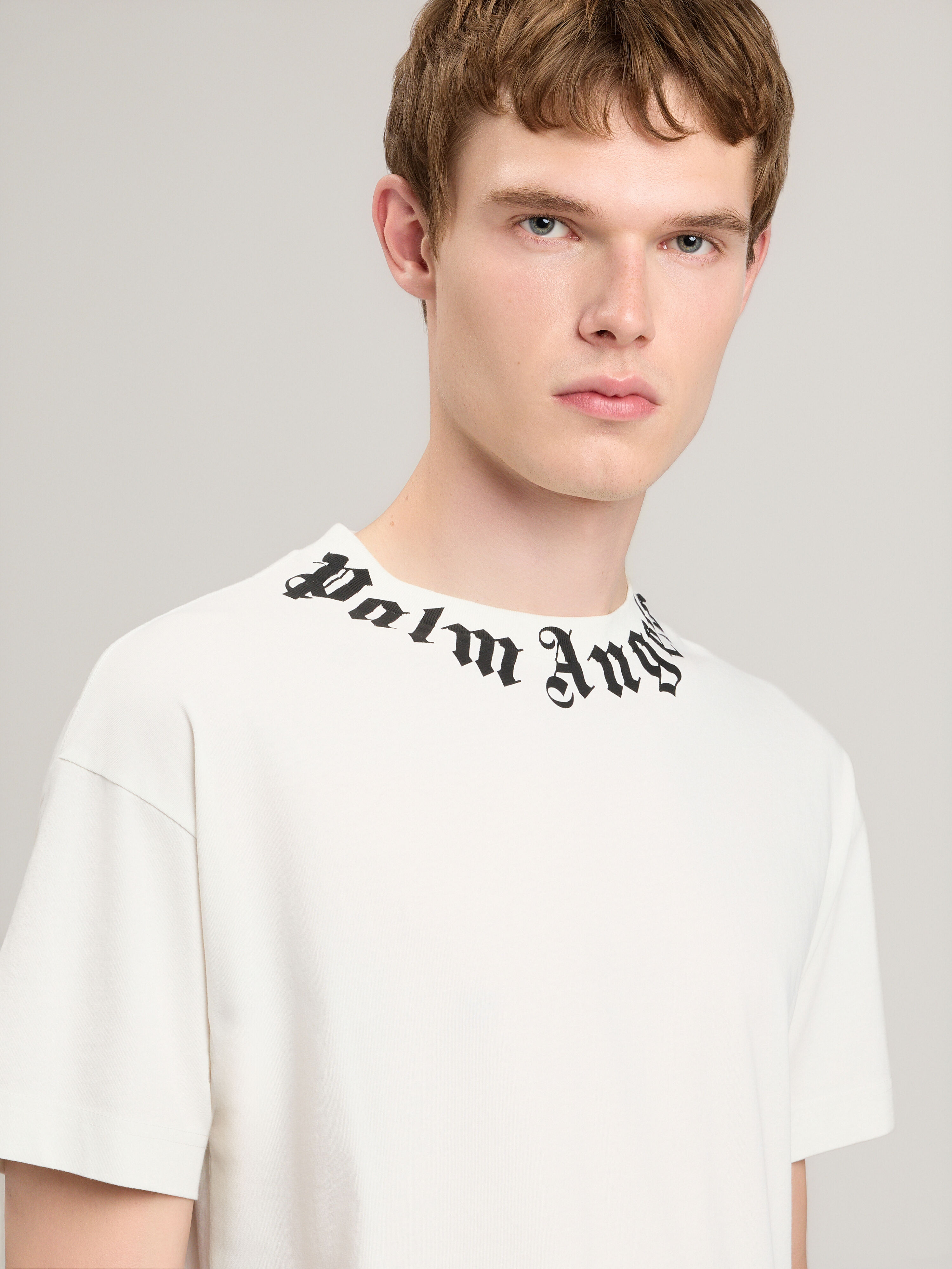PALM ANGELS Neck Logo T-Shirt OFF WHITE BLACK PMAA109S26JER008