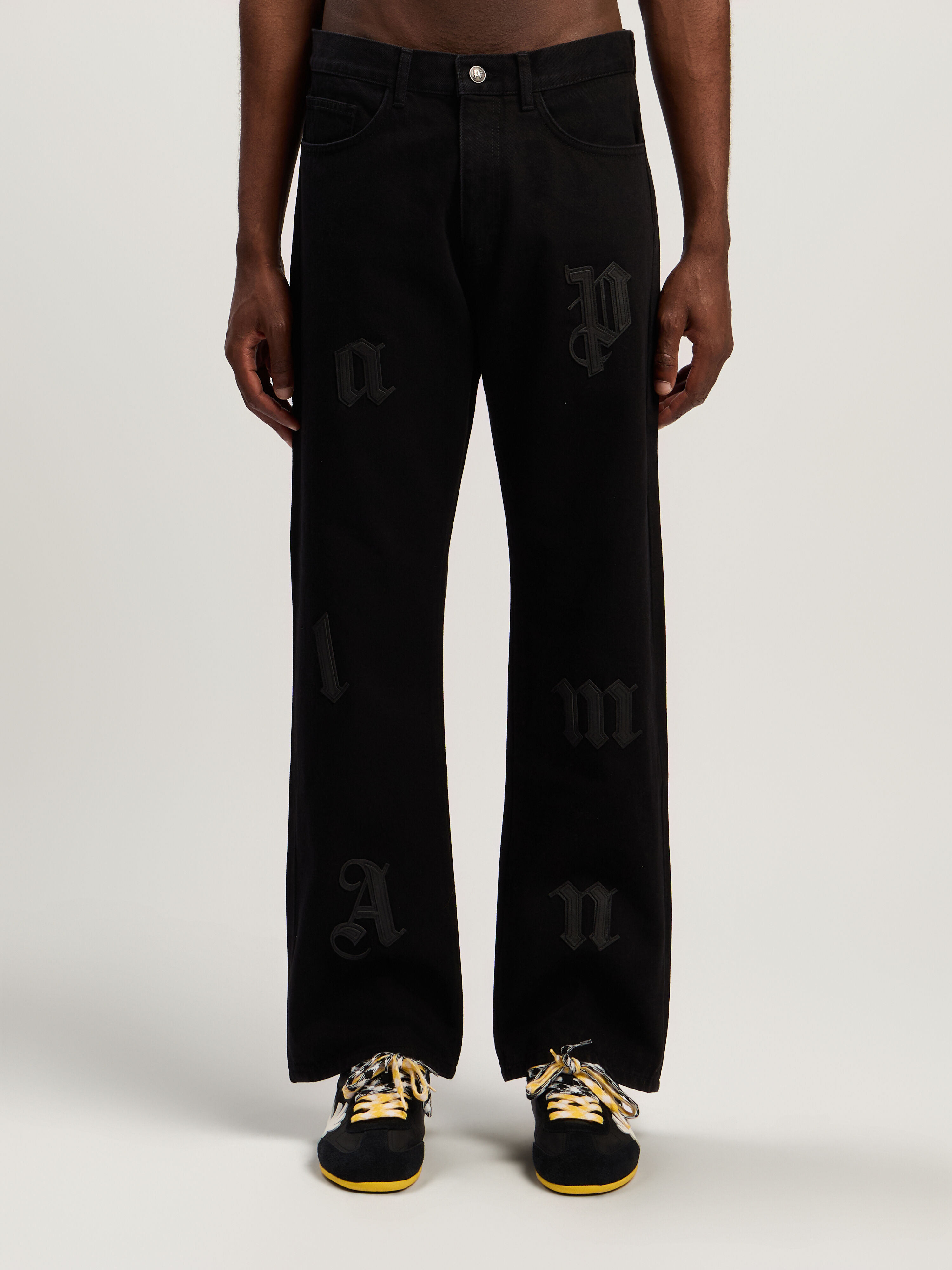 PALM ANGELS Logo Patch Straight Jeans BLACK - BLACK PMYA041F25DEN001