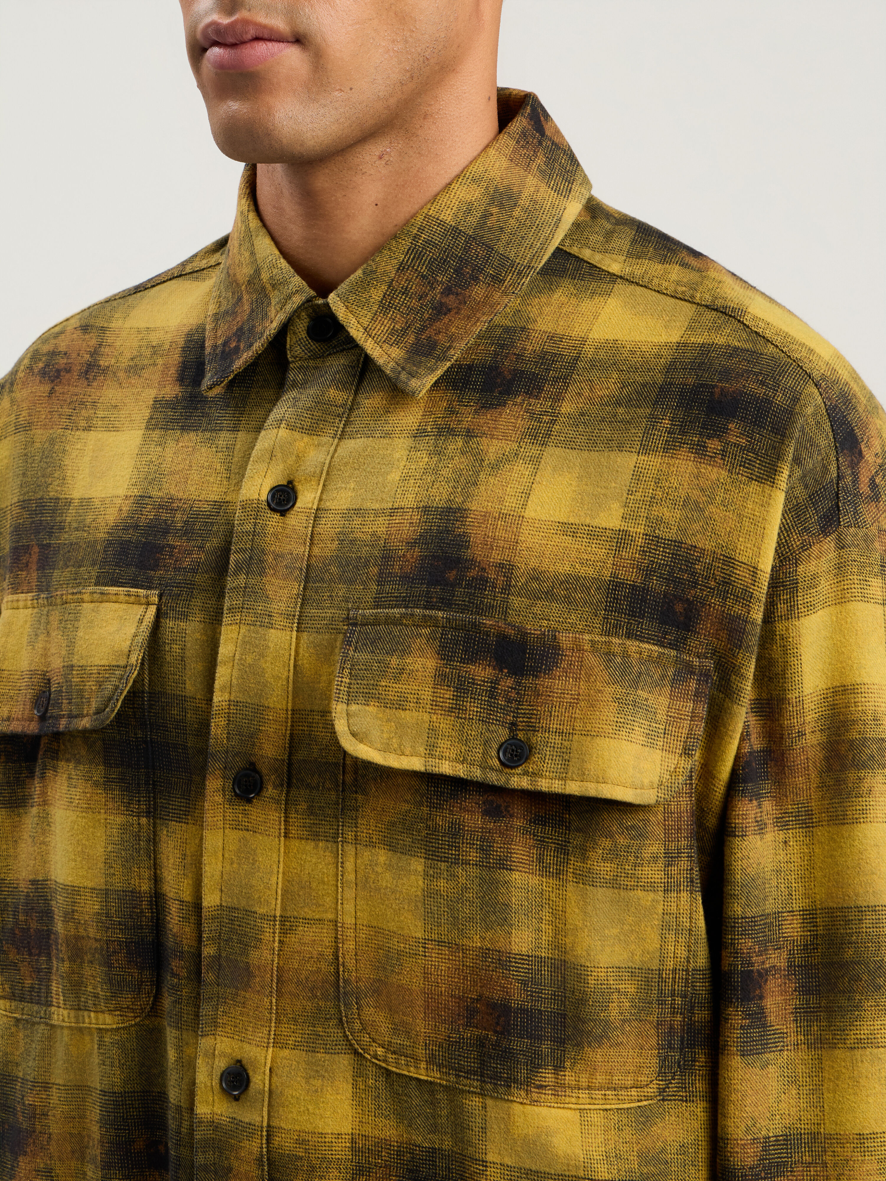 Curved Logo Check Shirt in ARMY GREEN - BLACK for Men | Palm Angels®