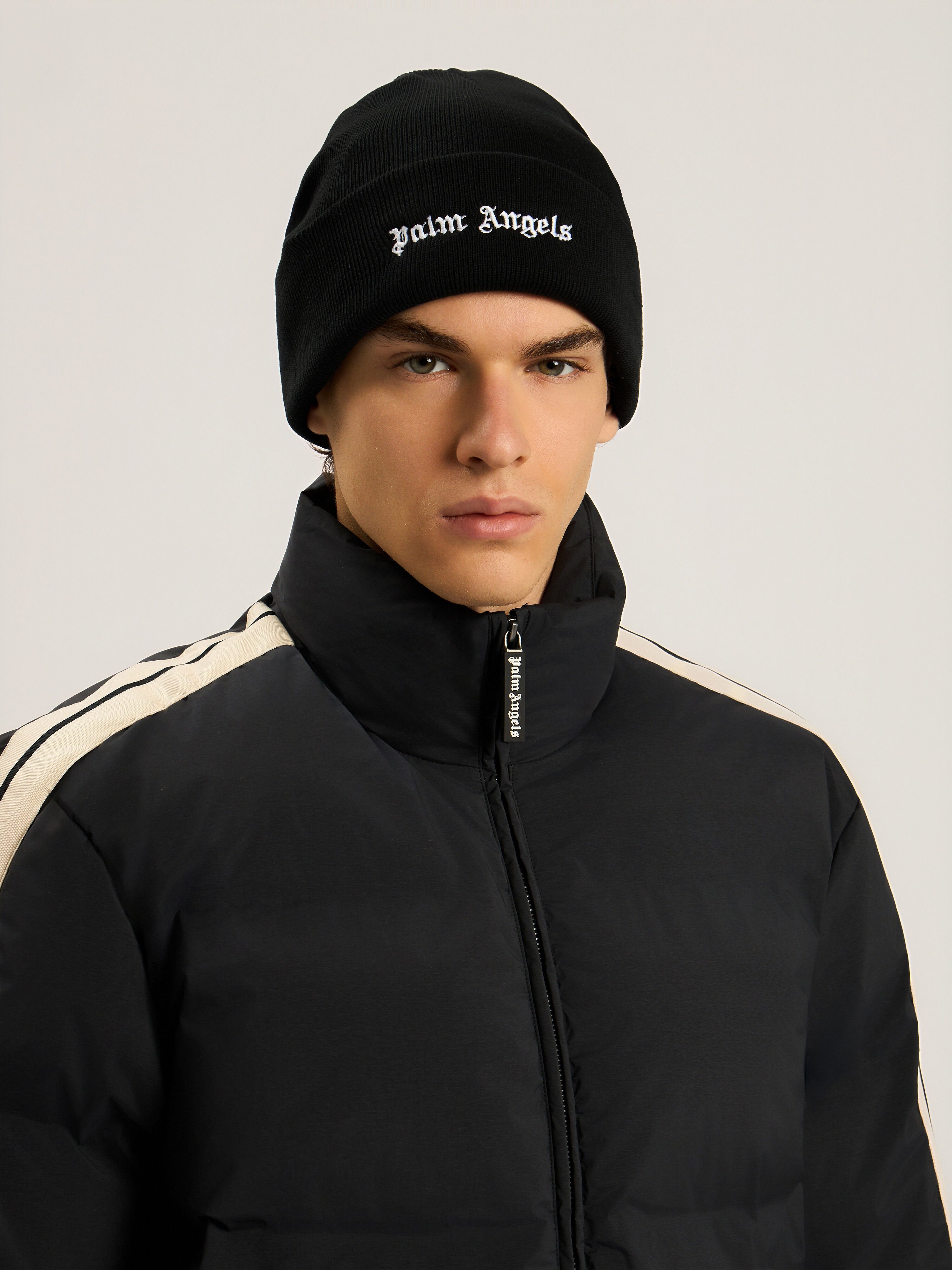 PALM ANGELS Logo Beanie BLACK - OFF WHITE PAMLC03F26KN01