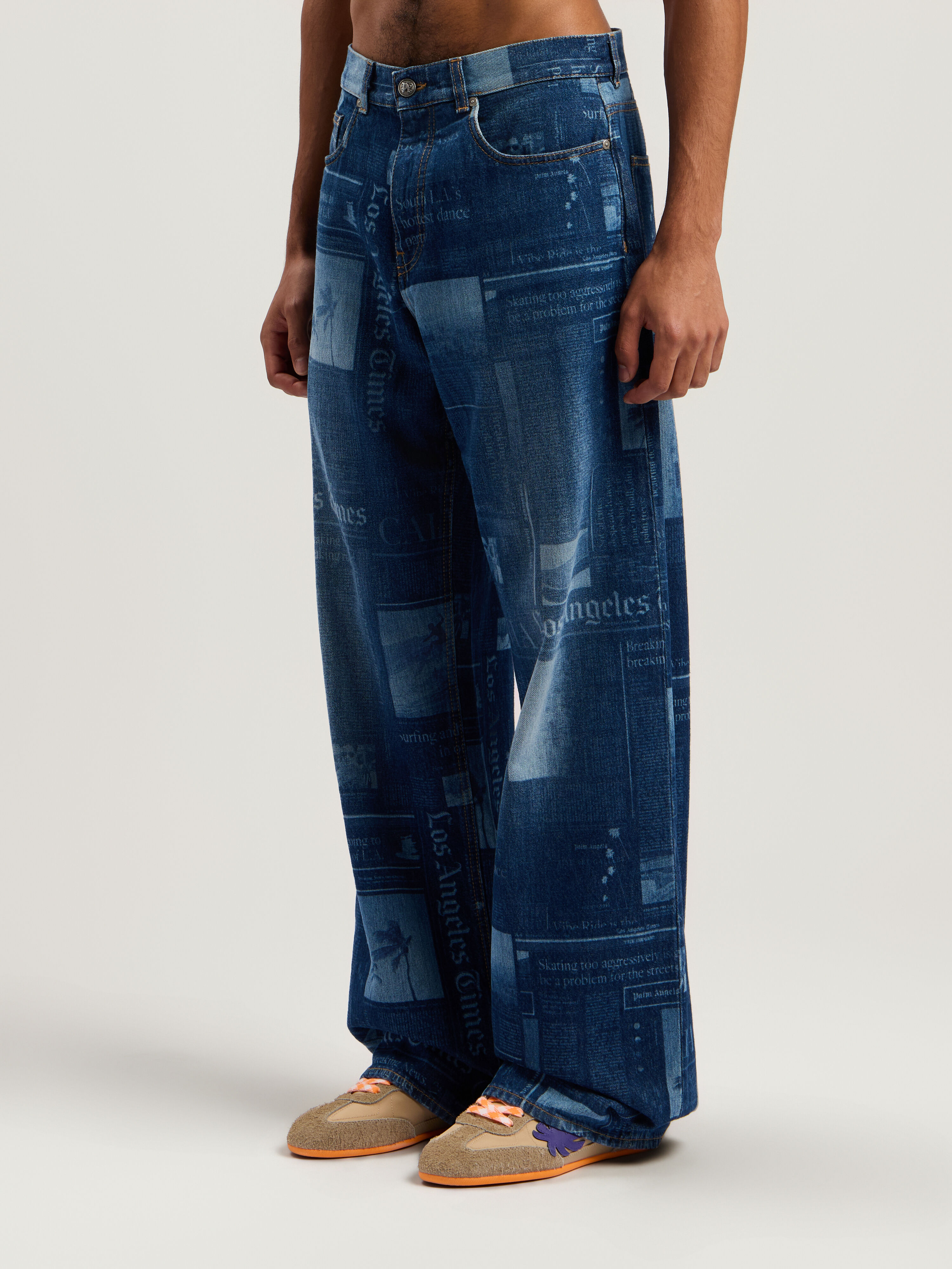 PALM ANGELS News Print Loose Denim Pants MEDIUM BLUE - DUSTY BLUE PMYA049F25DEN002