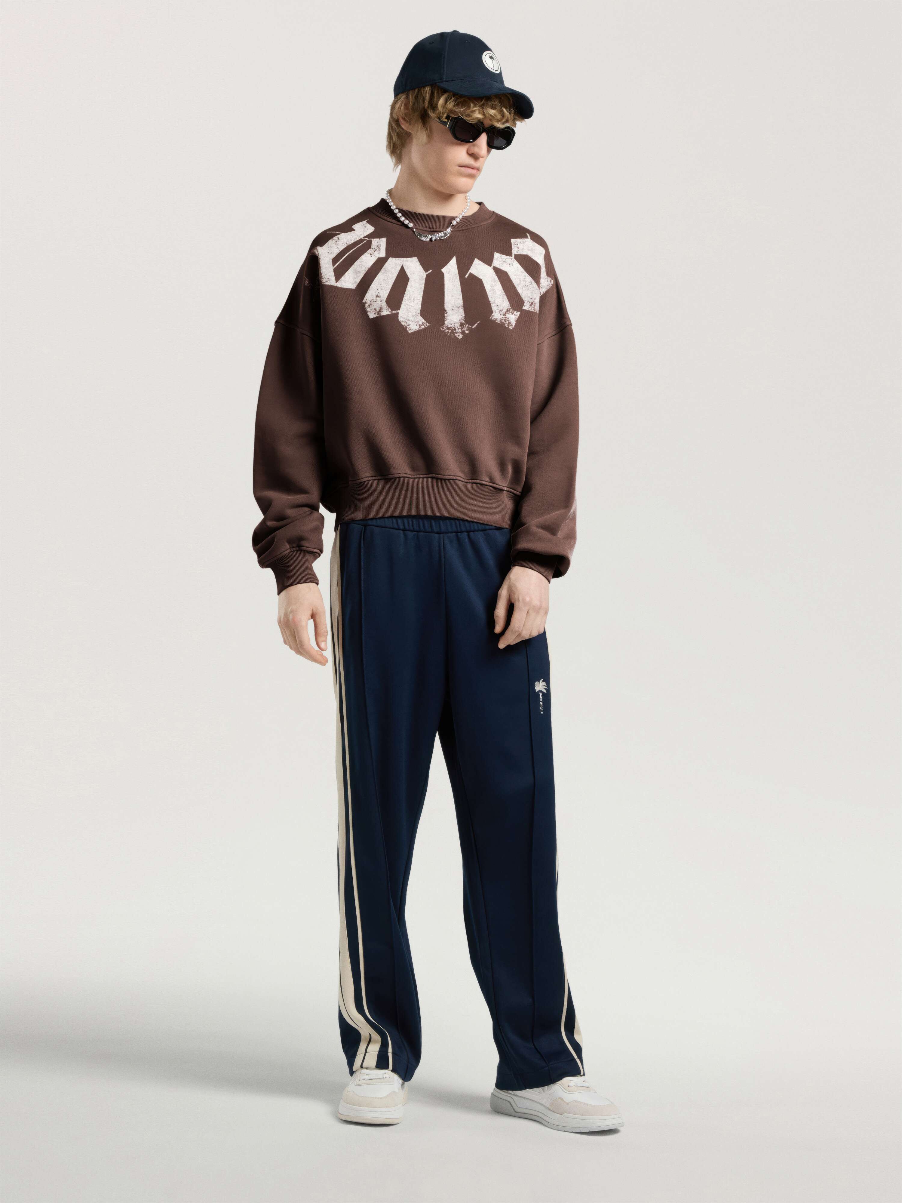 Big Neck Logo Loose Sweatshirt PALM ANGELS Big Neck Logo Loose Sweatshirt BROWN - OFF WHITE PAMBA04F26FL01