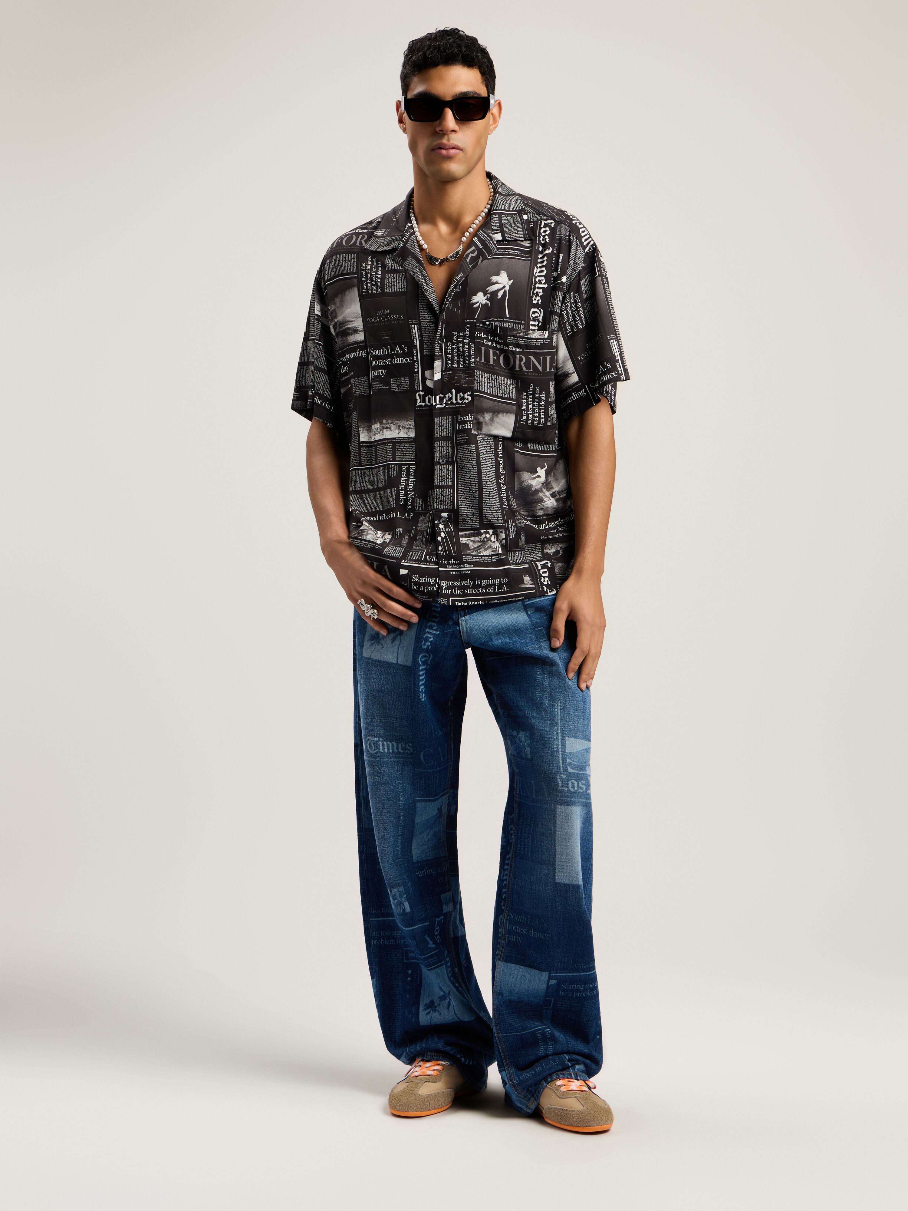 PaxLaTimes News Shirt in BLACK - OFF WHITE for Men | Palm Angels®