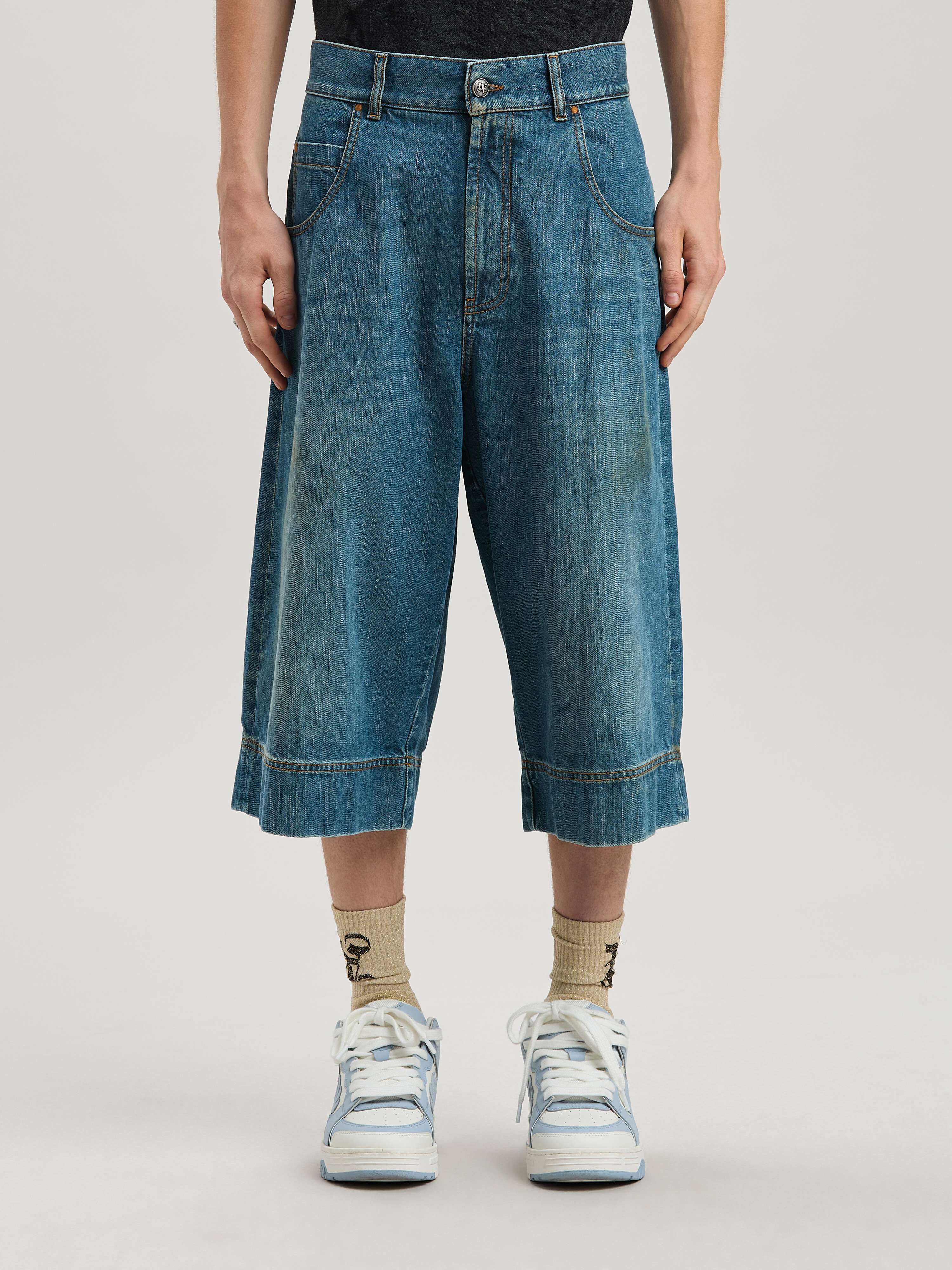 PALM ANGELS  Jeans-Bermuda mit geschwungenem Logo BLUE - GREEN PMYC007S25DEN001