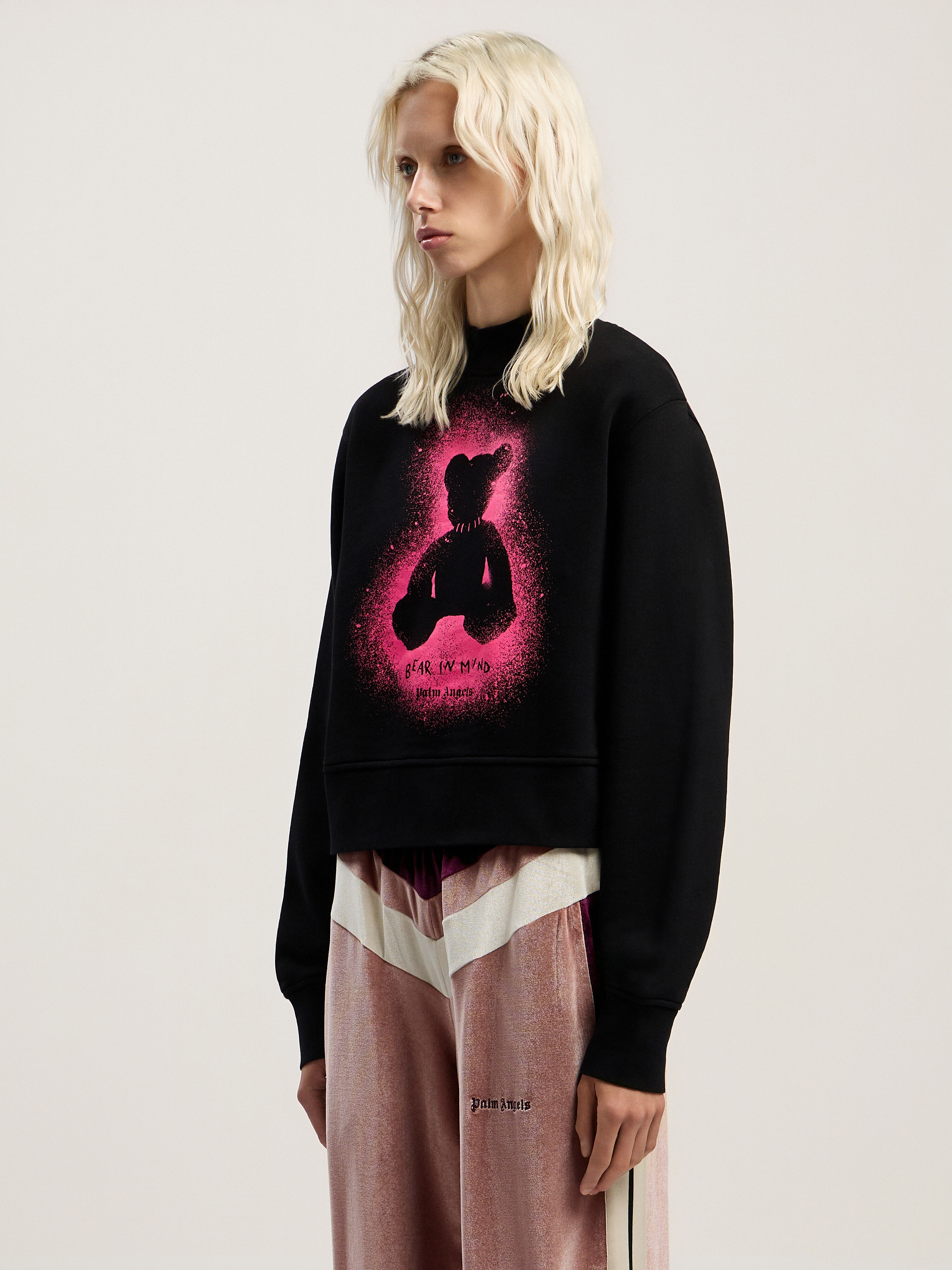 PALM ANGELS Spray Bear Fitted Crew Sweatshirt BLACK - FUCHSIA FLUO PWBA016F25FLE004