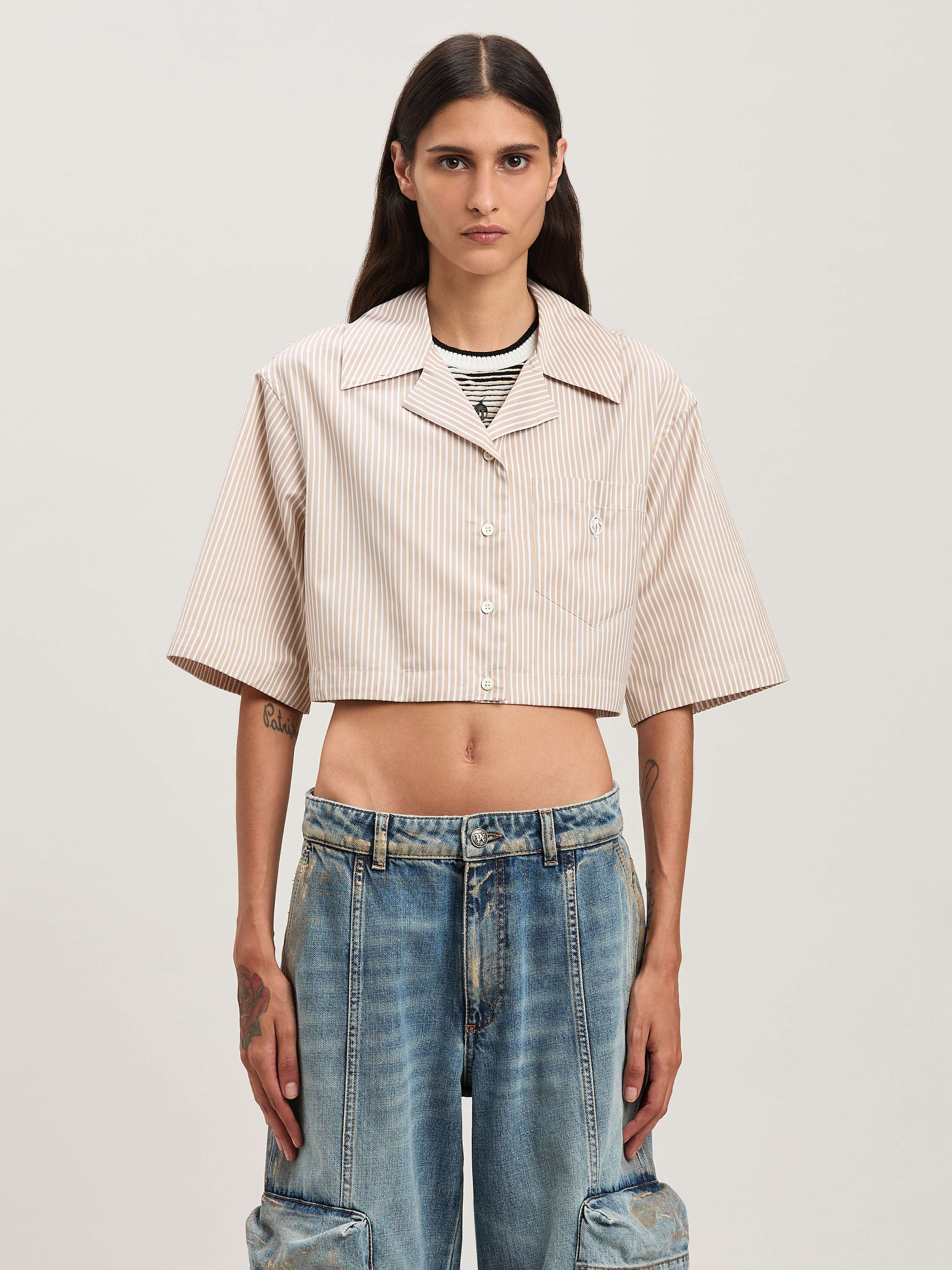 PALM ANGELS  Curved Logo cropped shirt CAMEL - OFF WHITE PWGG008S25FAB001