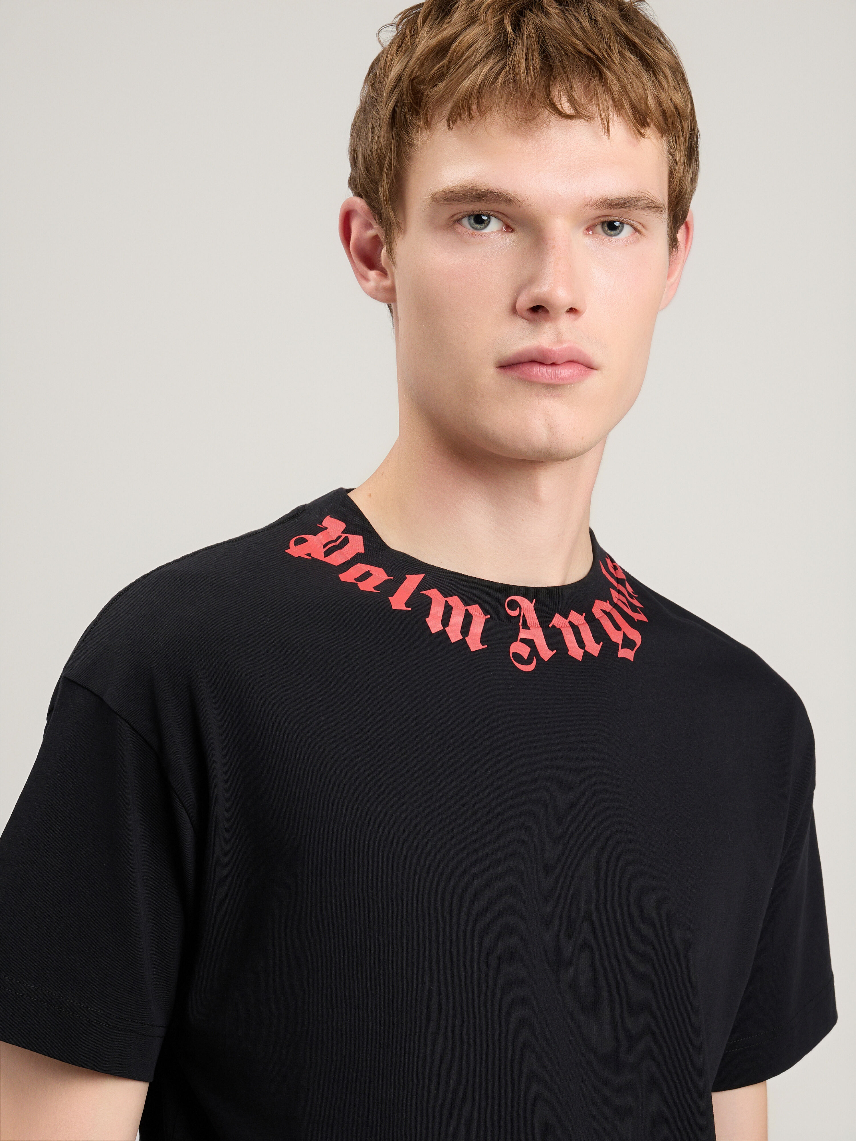 PALM ANGELS Neck Logo T-Shirt BLACK RED PMAA109S26JER008