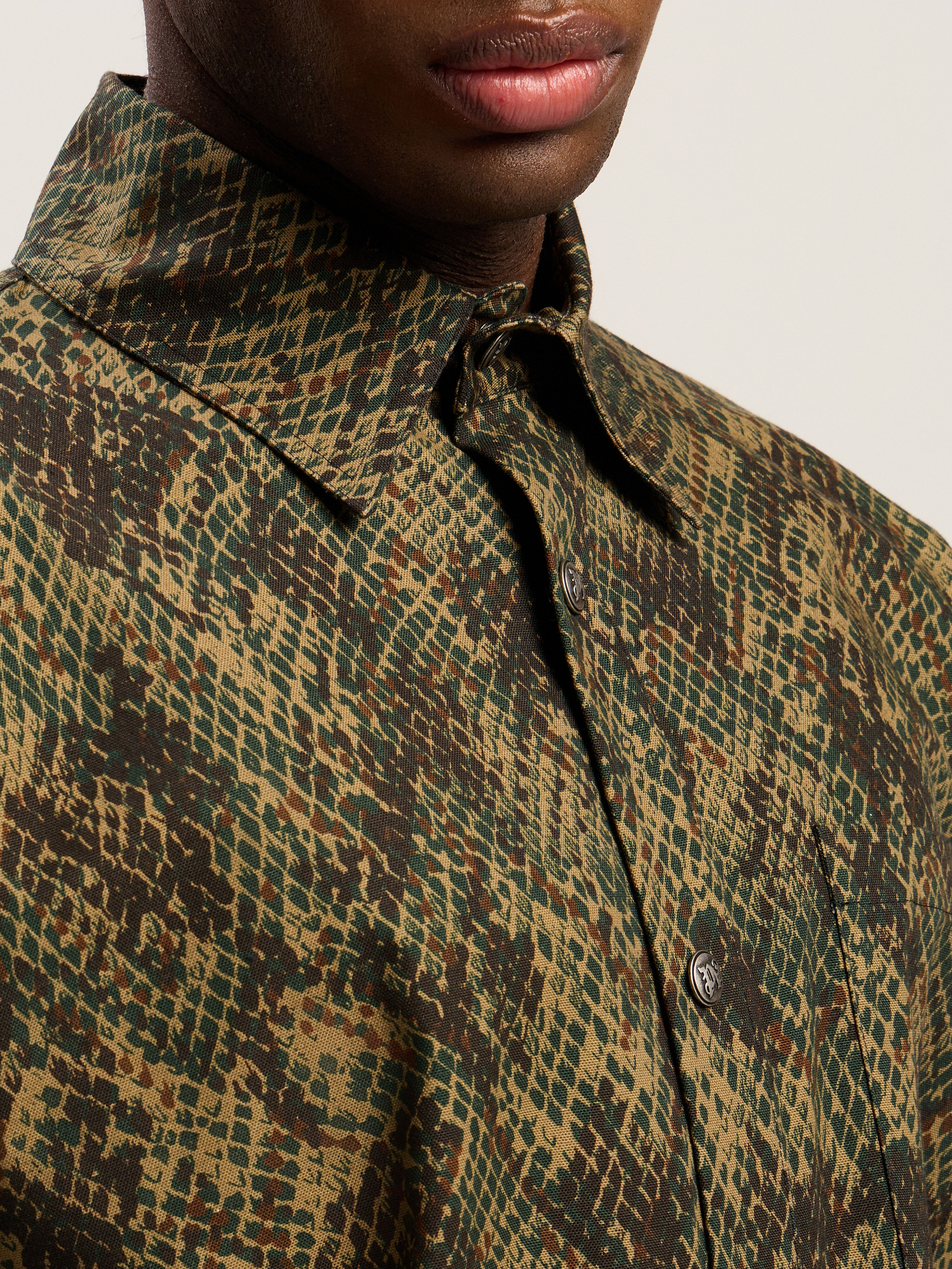 Classic Logo Snake Overshirt in GREEN - OFF WHITE for Men | Palm