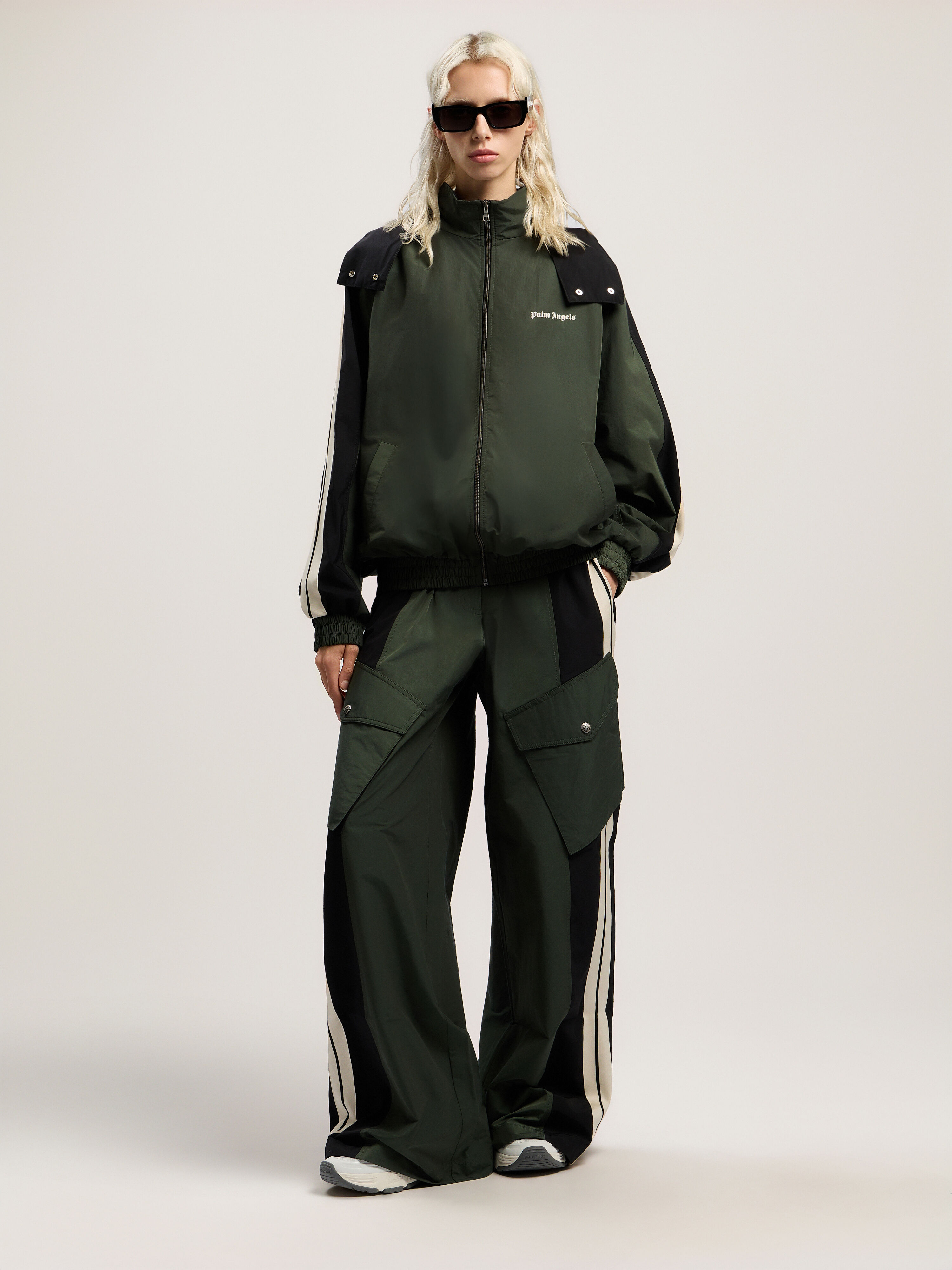 PALM ANGELS Colorblock Cargo Pants FOREST GREEN - BLACK PWCF019F25FAB001