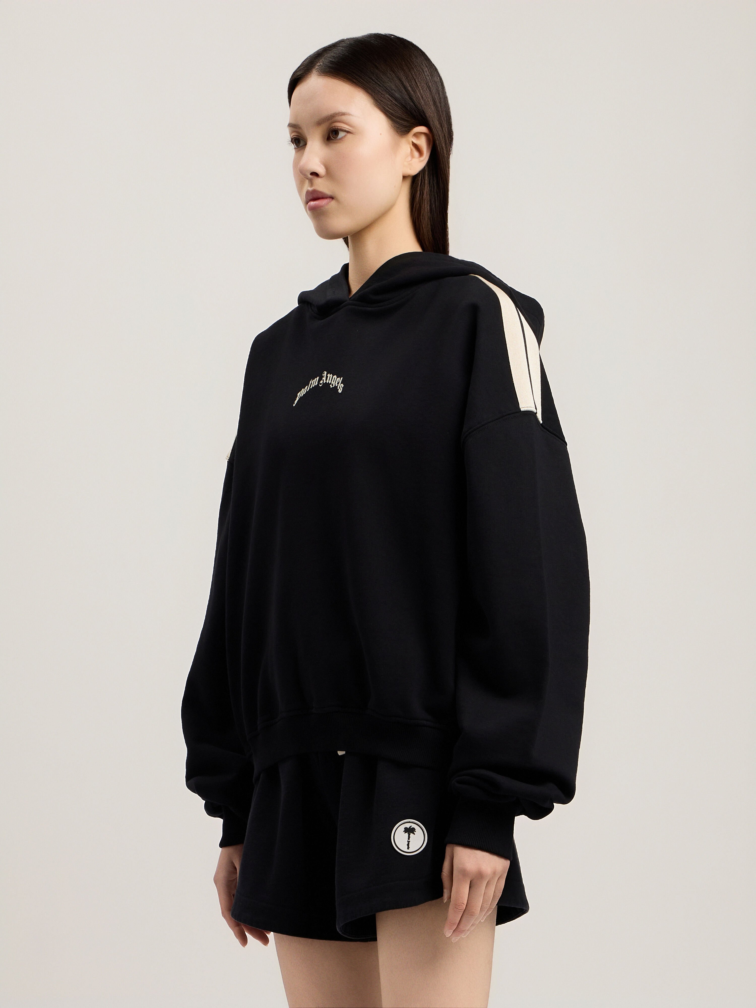 PALM ANGELS Curved Logo Loose Crop Hoodie BLACK TOFU PWBB076S26FLE001