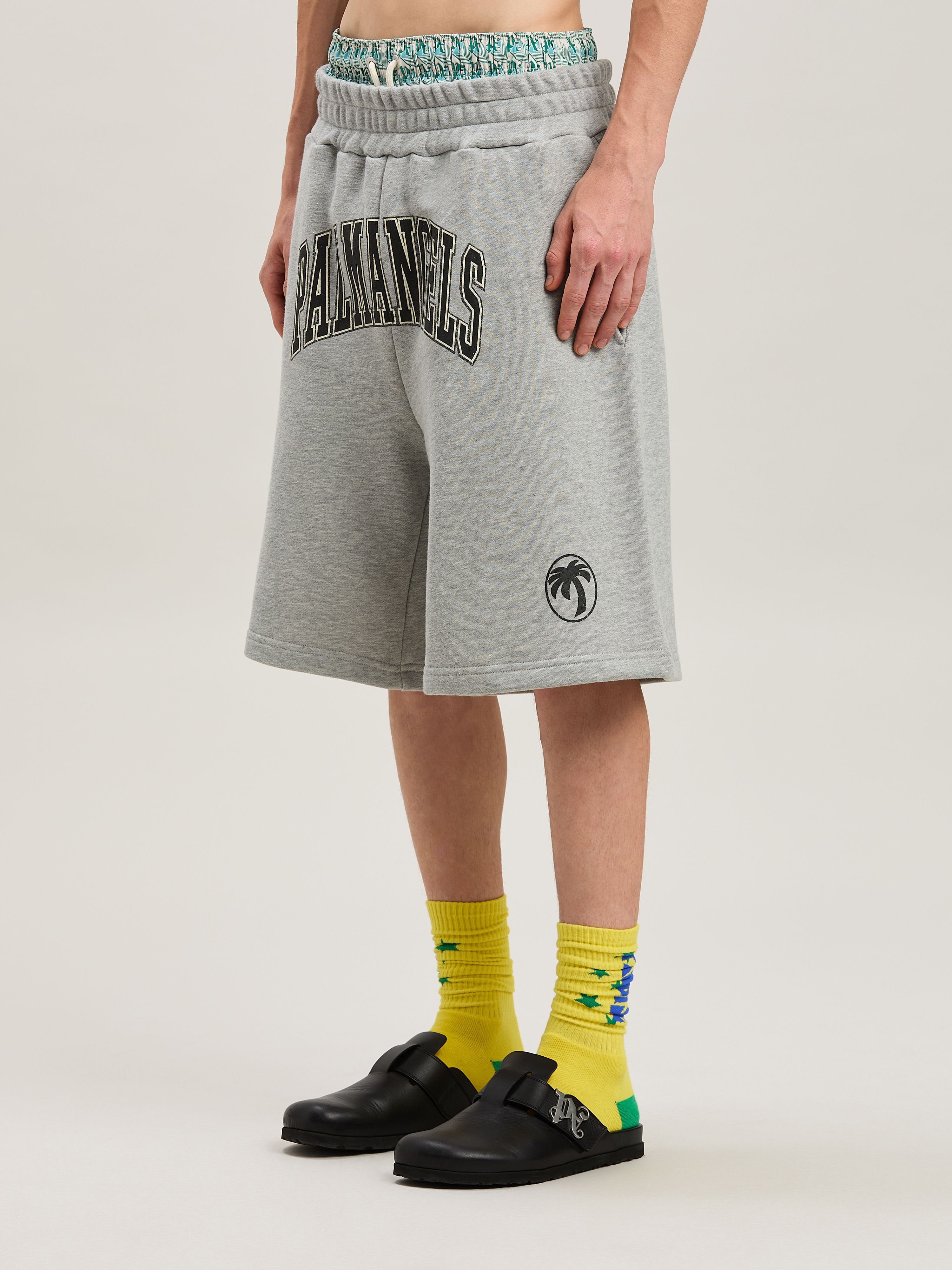 PALM ANGELS  College Oval Palm Shorts GREY MELANGE - BLACK PMCI028S25FLE001