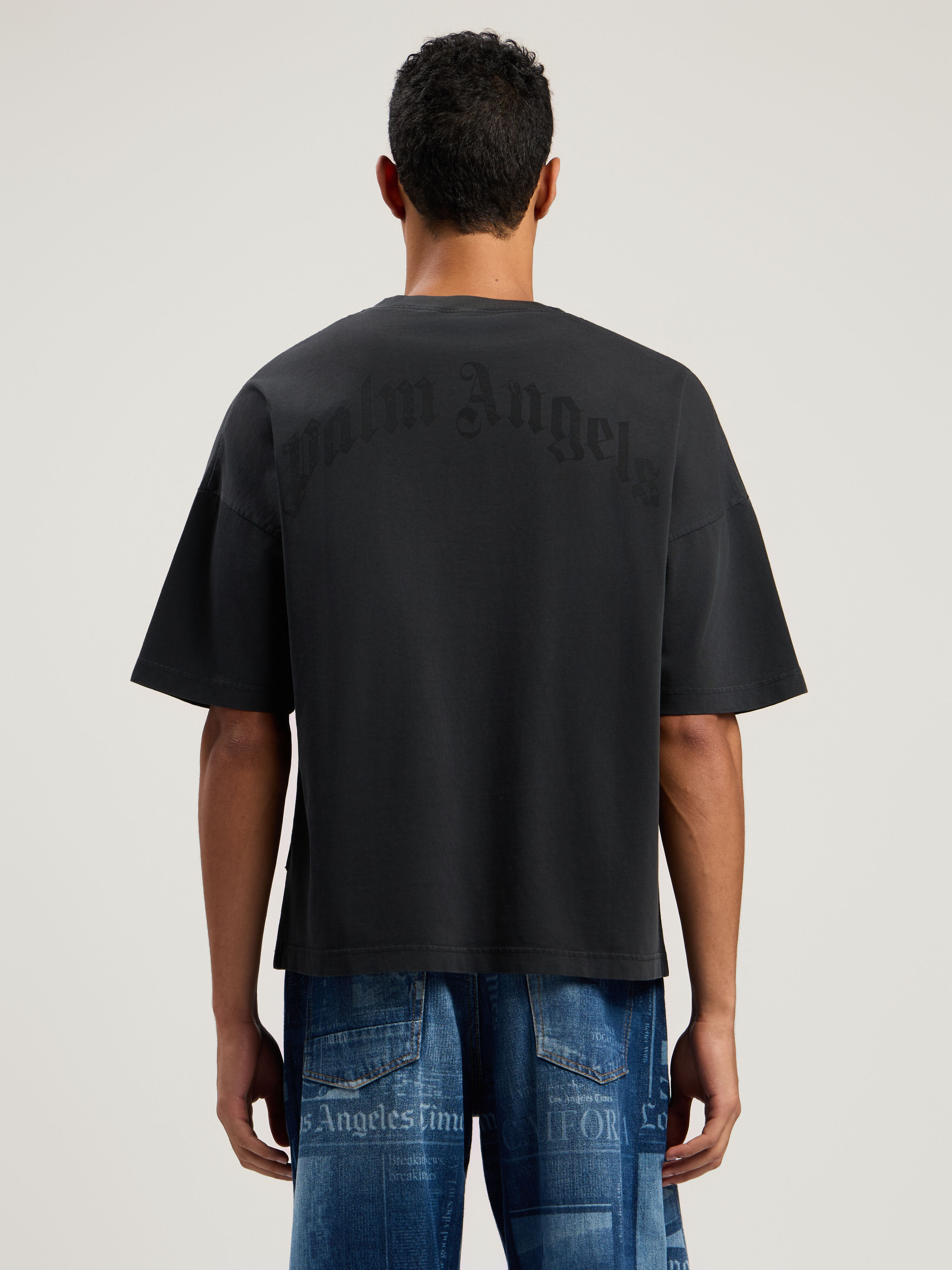 PALM ANGELS Curved Logo Loose Collar T-Shirt VINTAGE BLACK - BLACK PMAA10HF25JER001