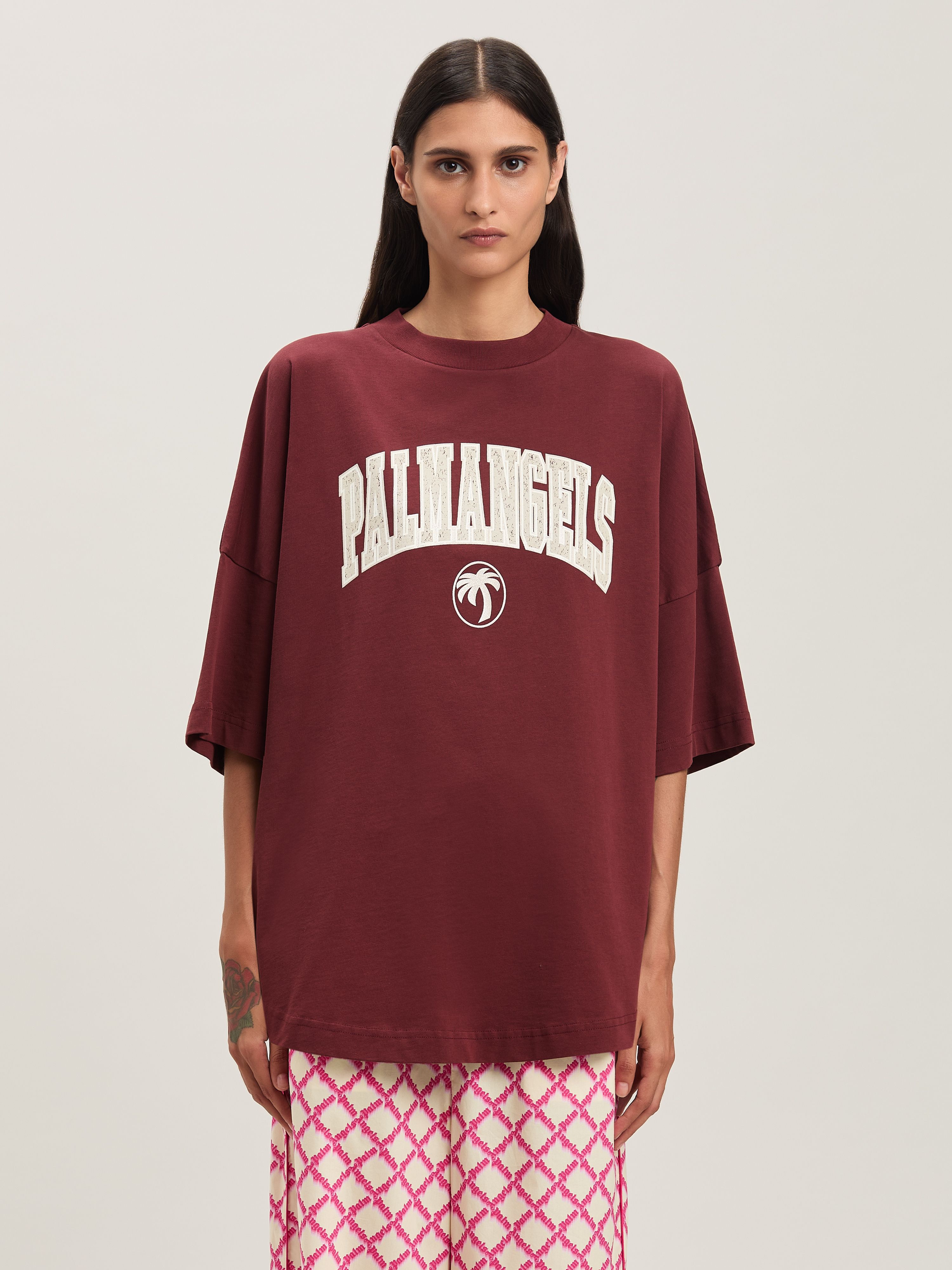 PALM ANGELS  College oversize T-shirt BURGUNDY - IVORY PWAA023S25JER003