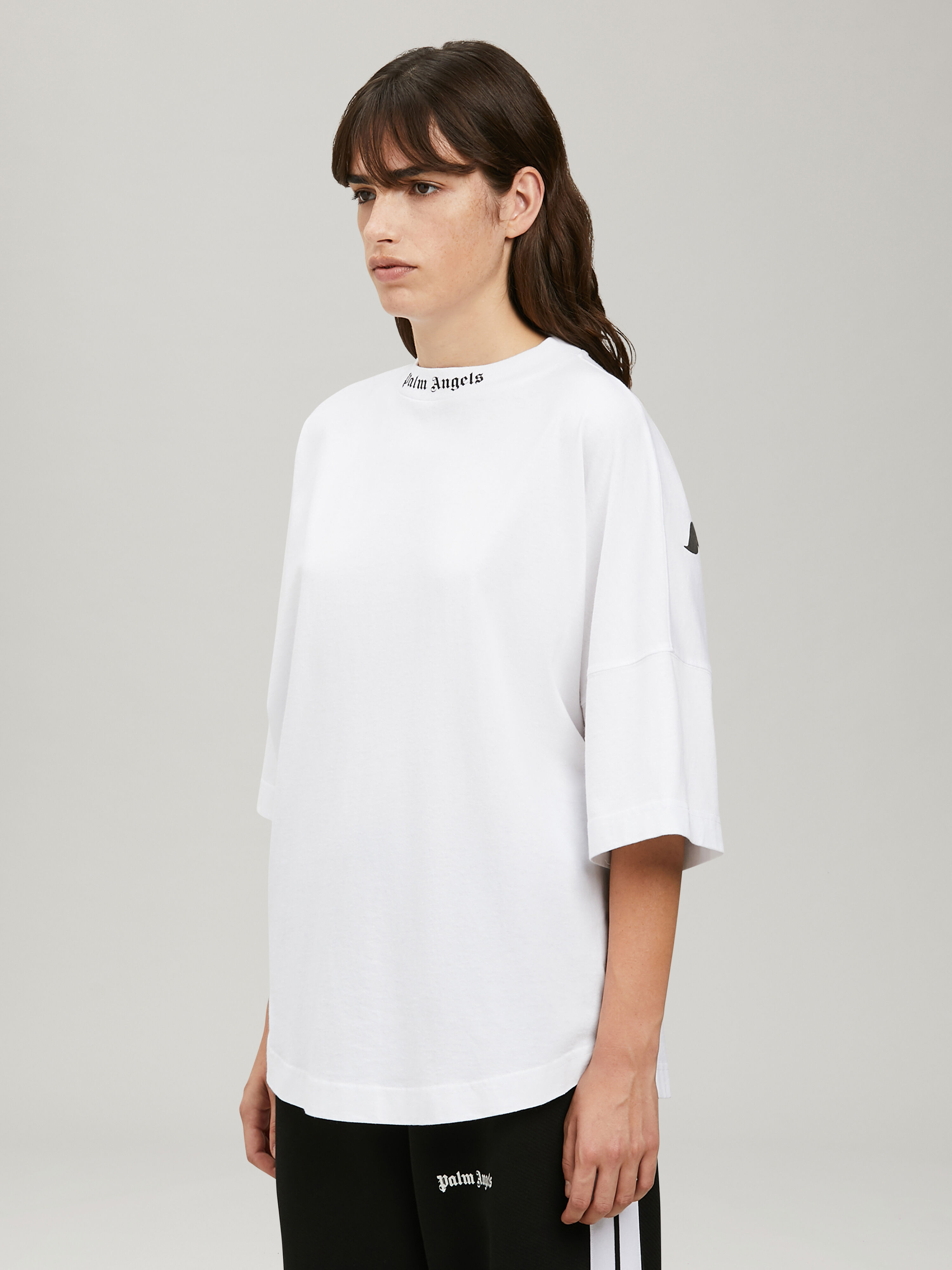 PALM ANGELS Classic Logo Over Tee WHITE BLACK PWAA023C99JER002