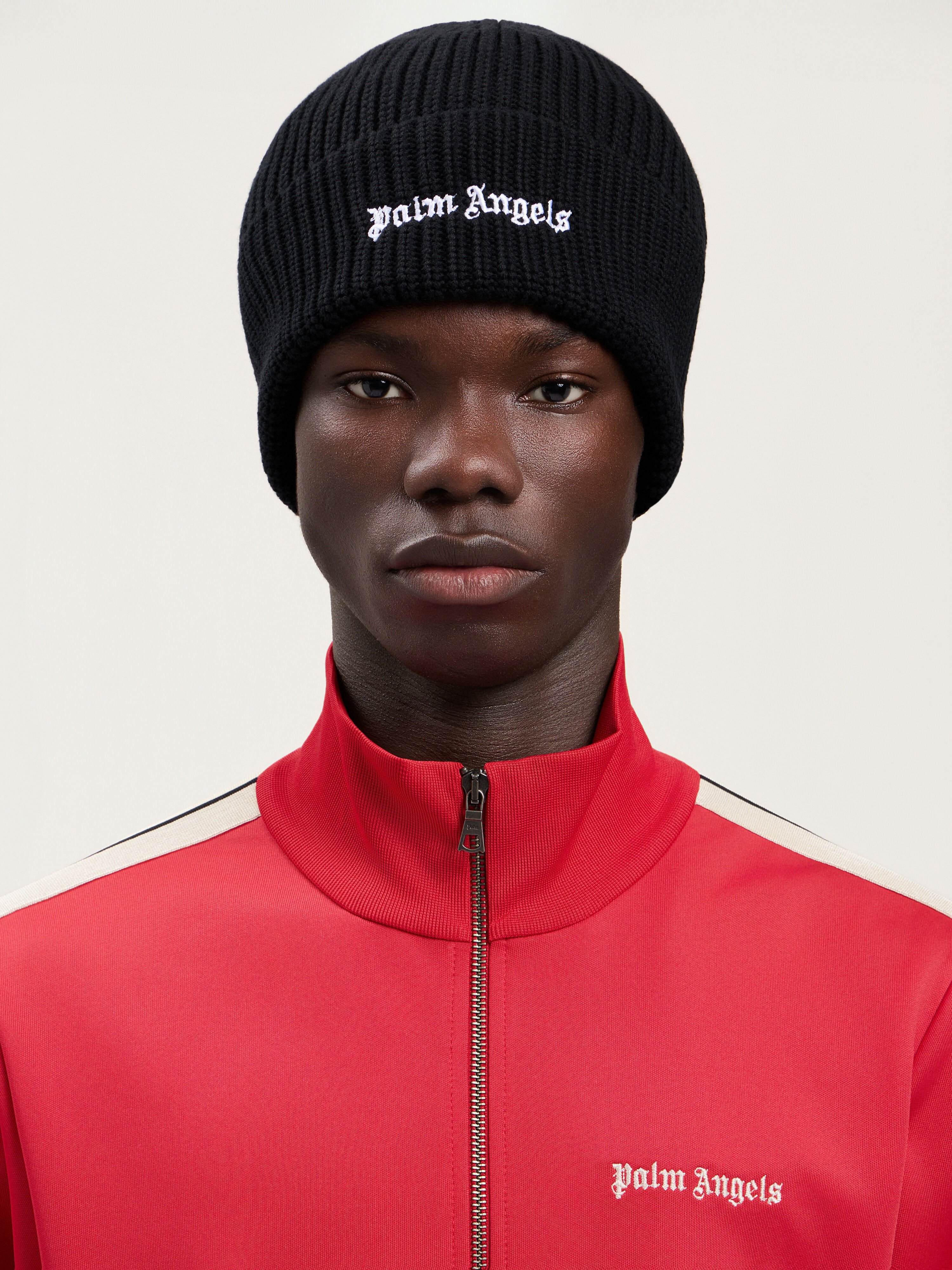 PALM ANGELS Classic Logo Ribbed Beanie BLACK OFF WHITE PMLC030S26KNI002