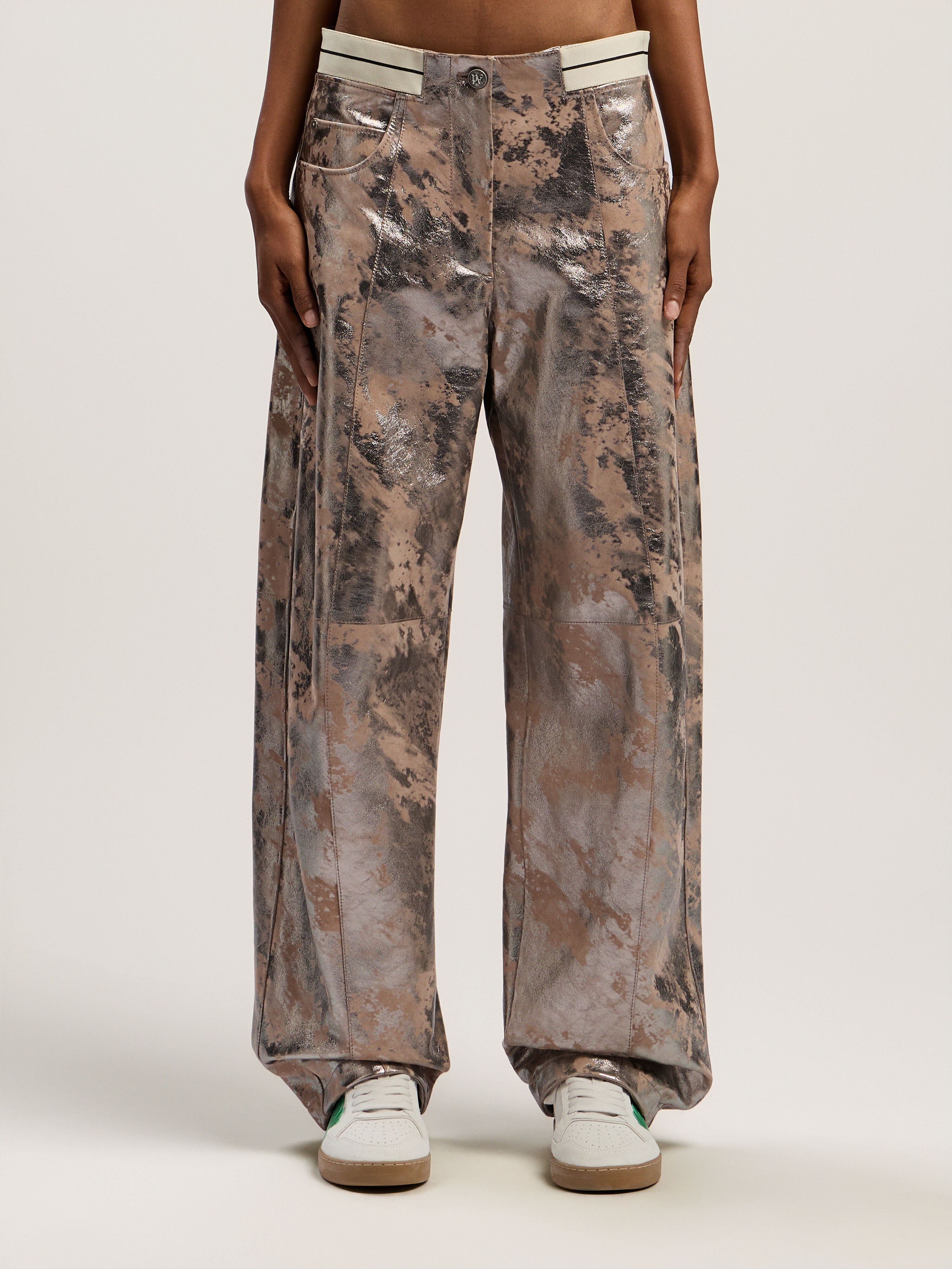 PALM ANGELS Laminated Leather Carrot Pant NUDE - SILVER PWJB027F25LEA001