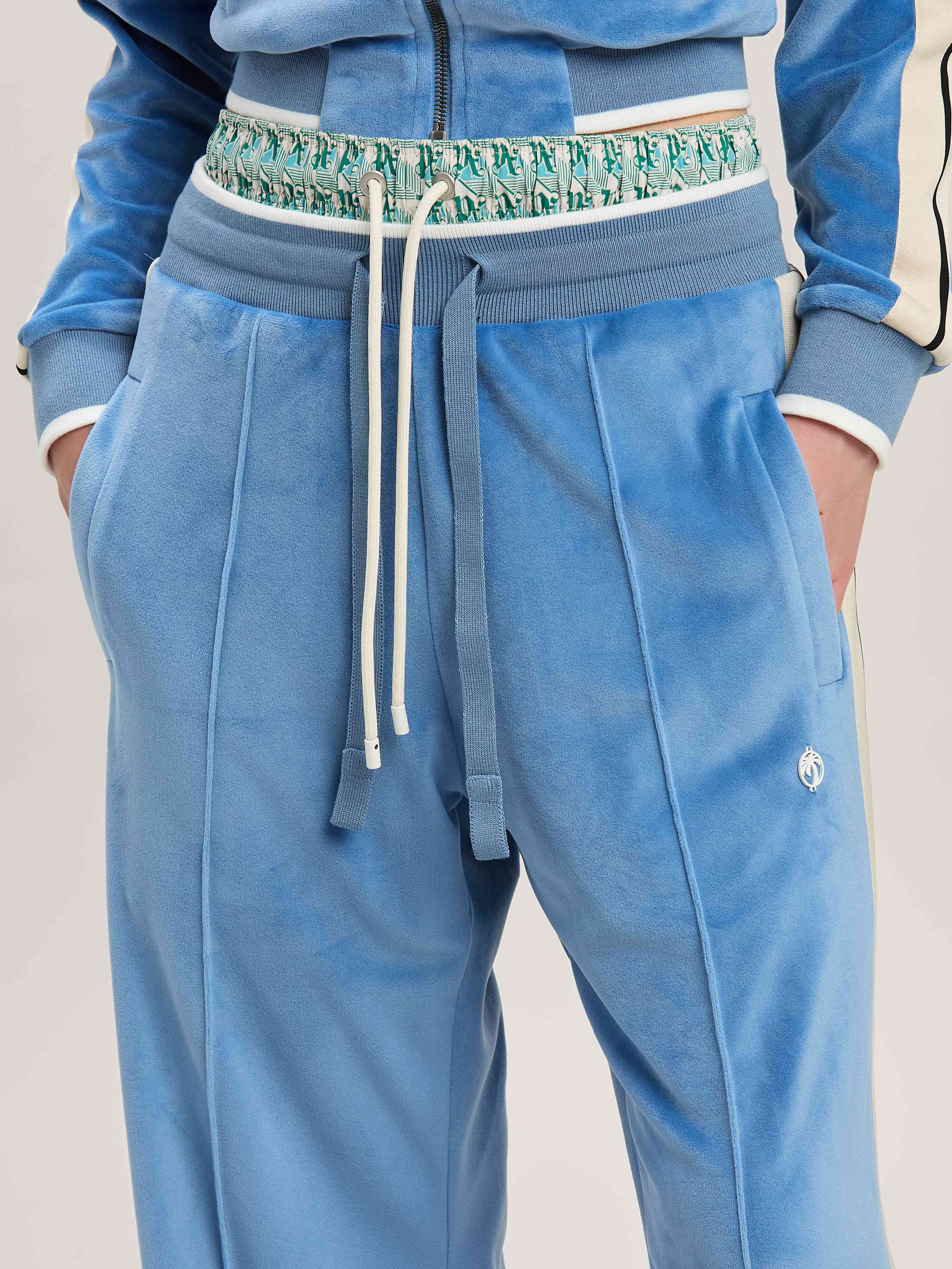 PALM ANGELS  Oval Palm Chenille Track Pants LIGHT BLUE - OFF WHITE PWCJ033S25FAB001