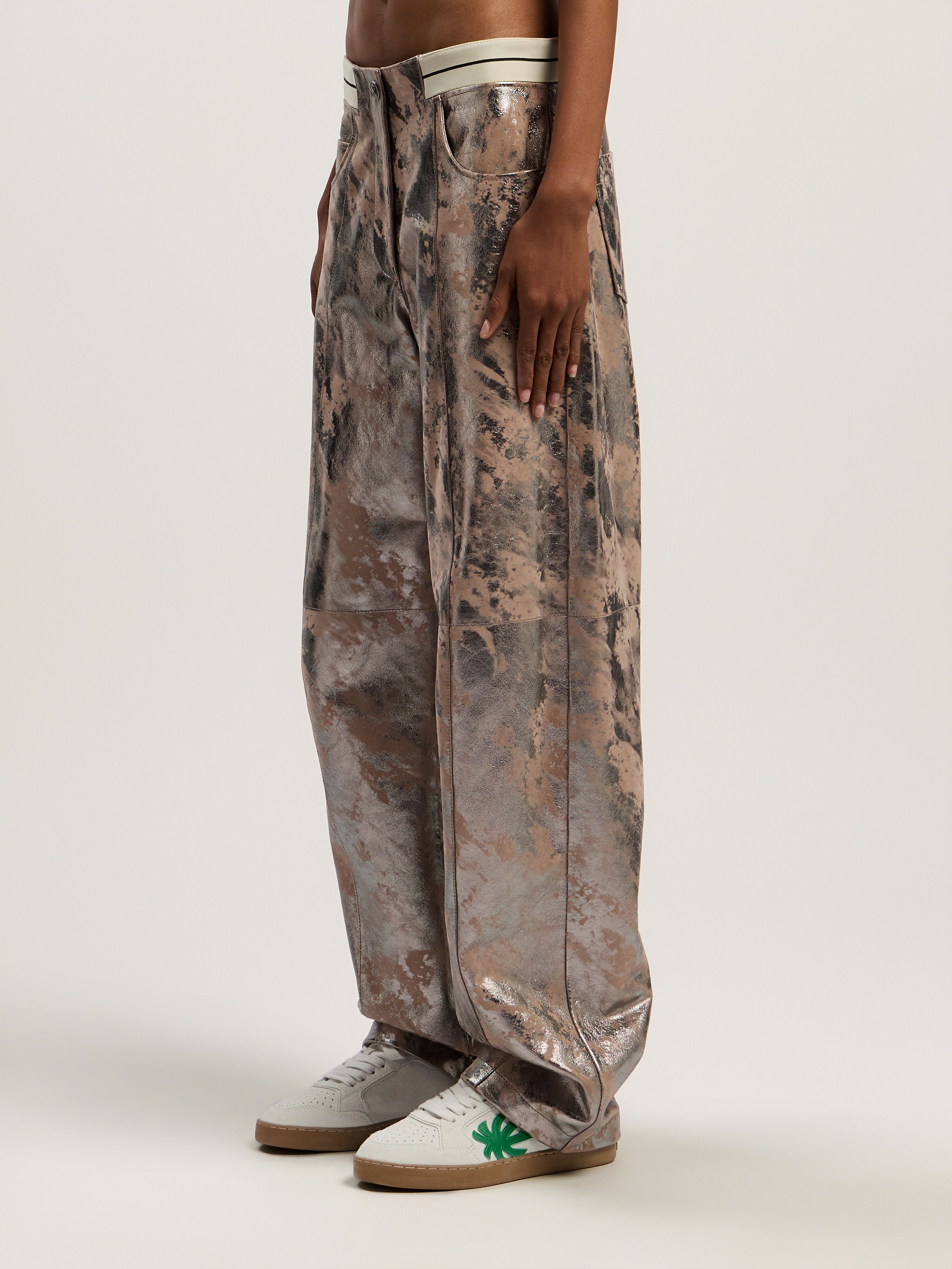 PALM ANGELS Laminated Leather Carrot Pant NUDE - SILVER PWJB027F25LEA001