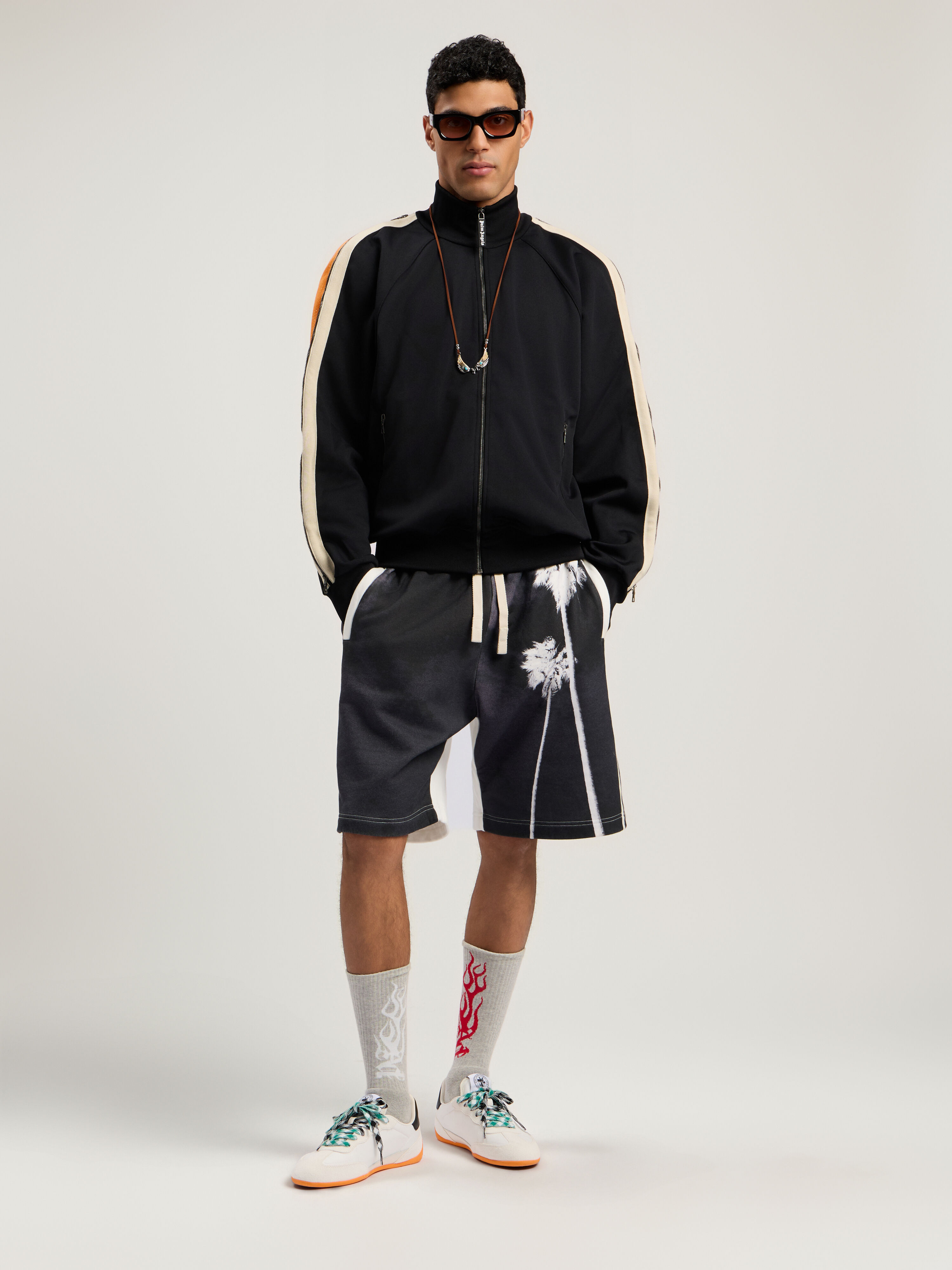 PALM ANGELS Decoding Palm Culture Sweatshort OFF WHITE - BLACK PMCI019F25FLE002