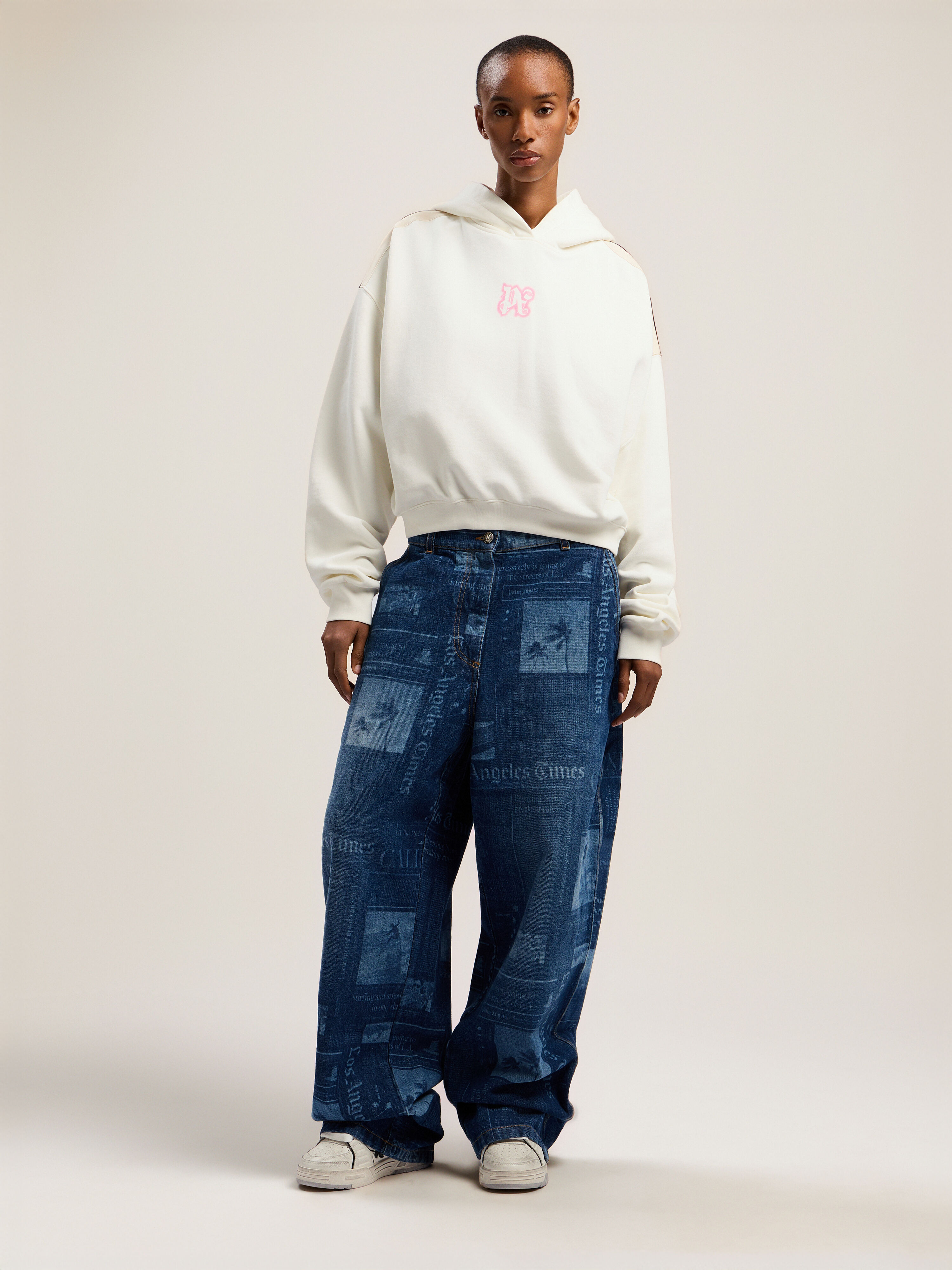 PALM ANGELS Classic Logo Neon Crop Hoody OFF WHITE - PINK PWBB076F25FLE007