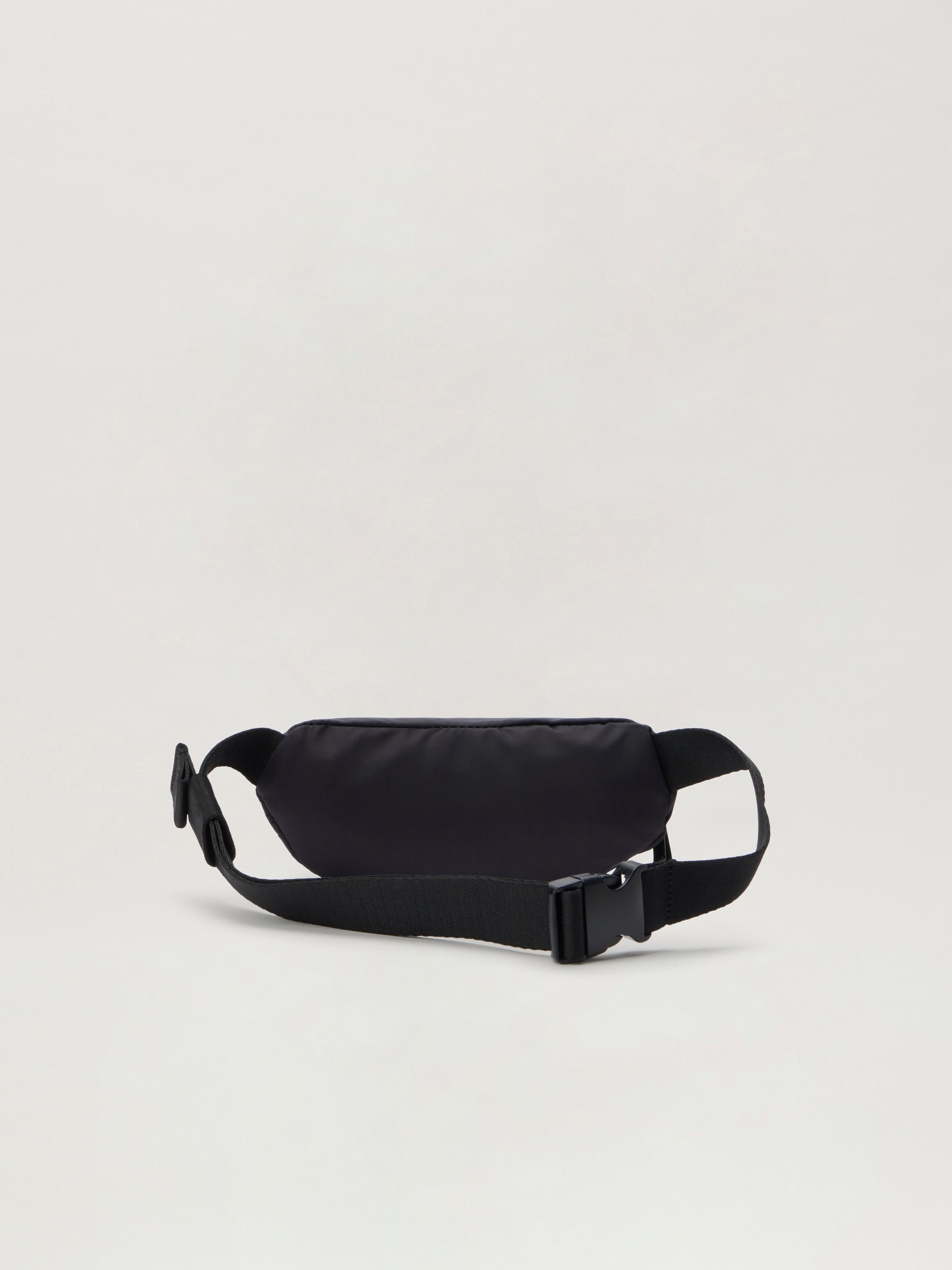 Palm Angels Blurred Logo Fannypack In Black